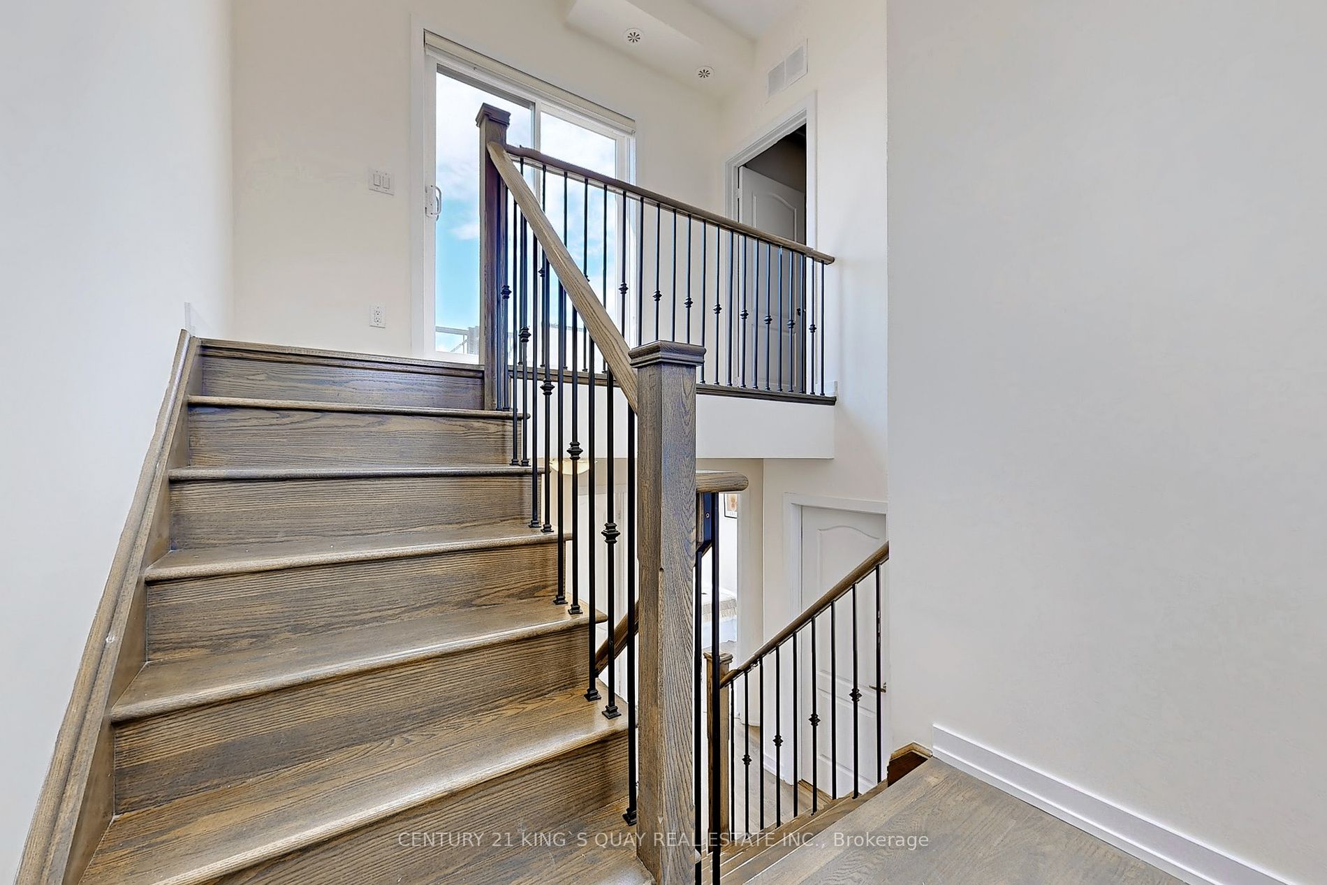 10 Westmeath Lane, #2202