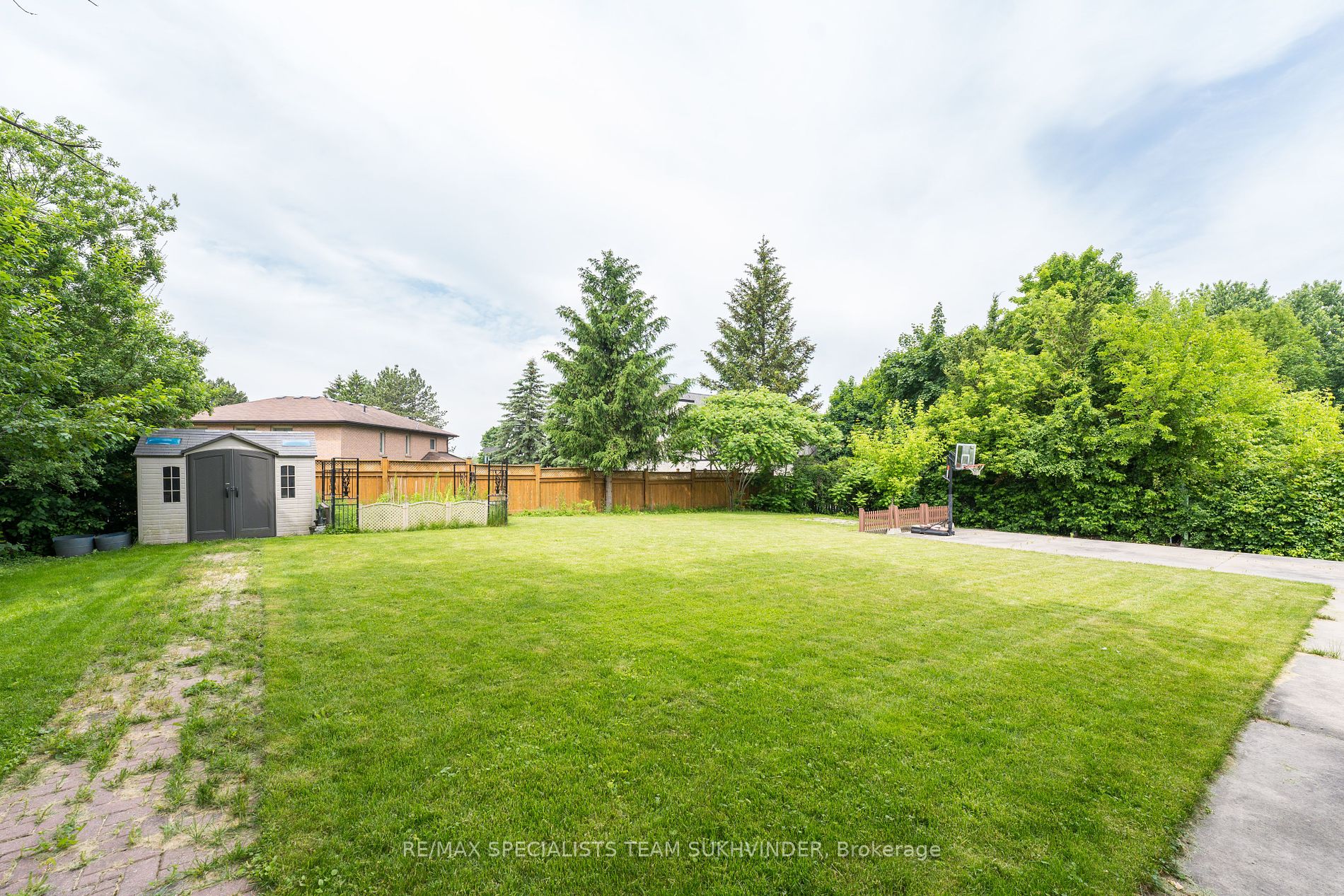 13076 Keele St