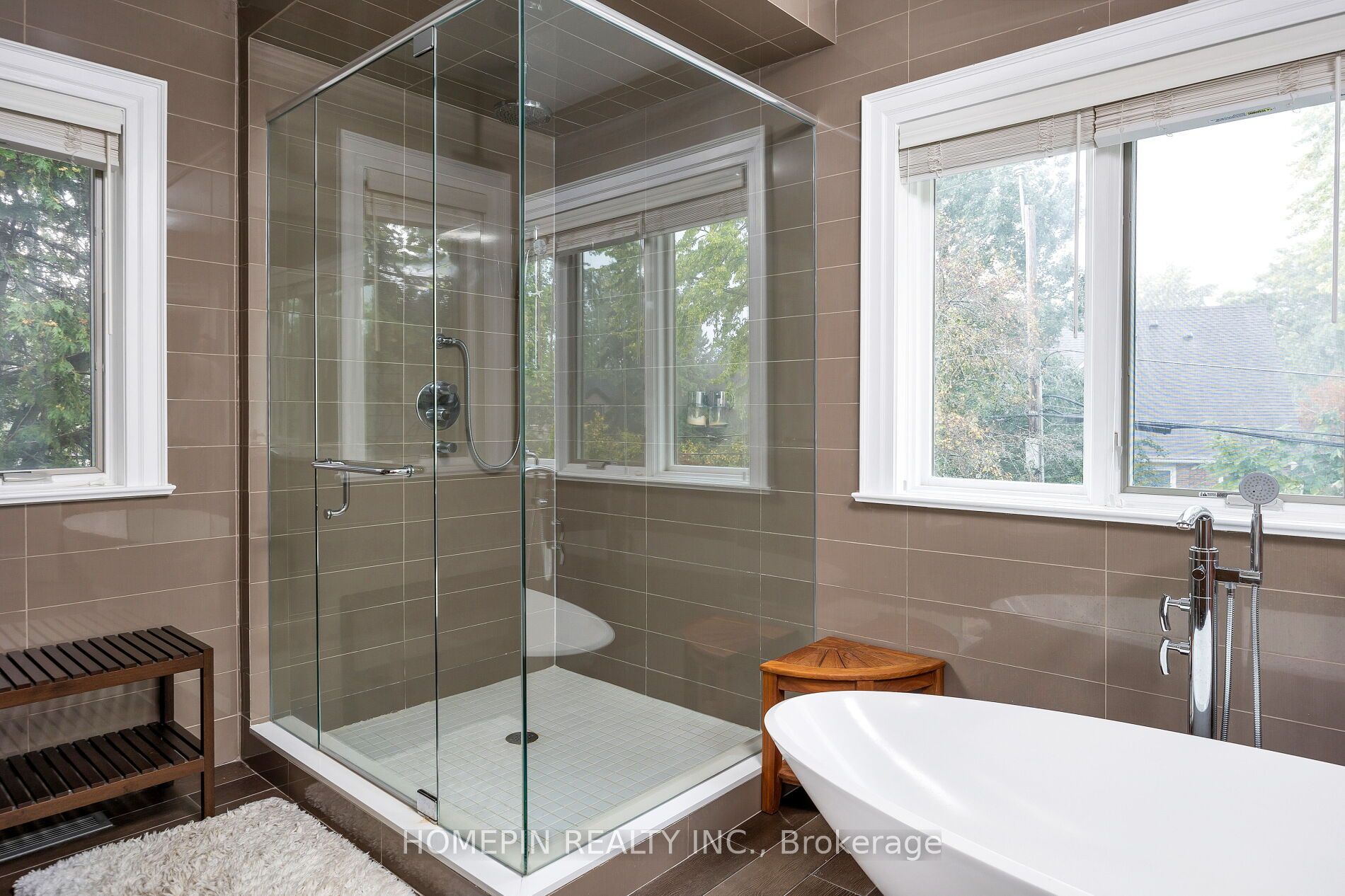 5 Callahan Rd