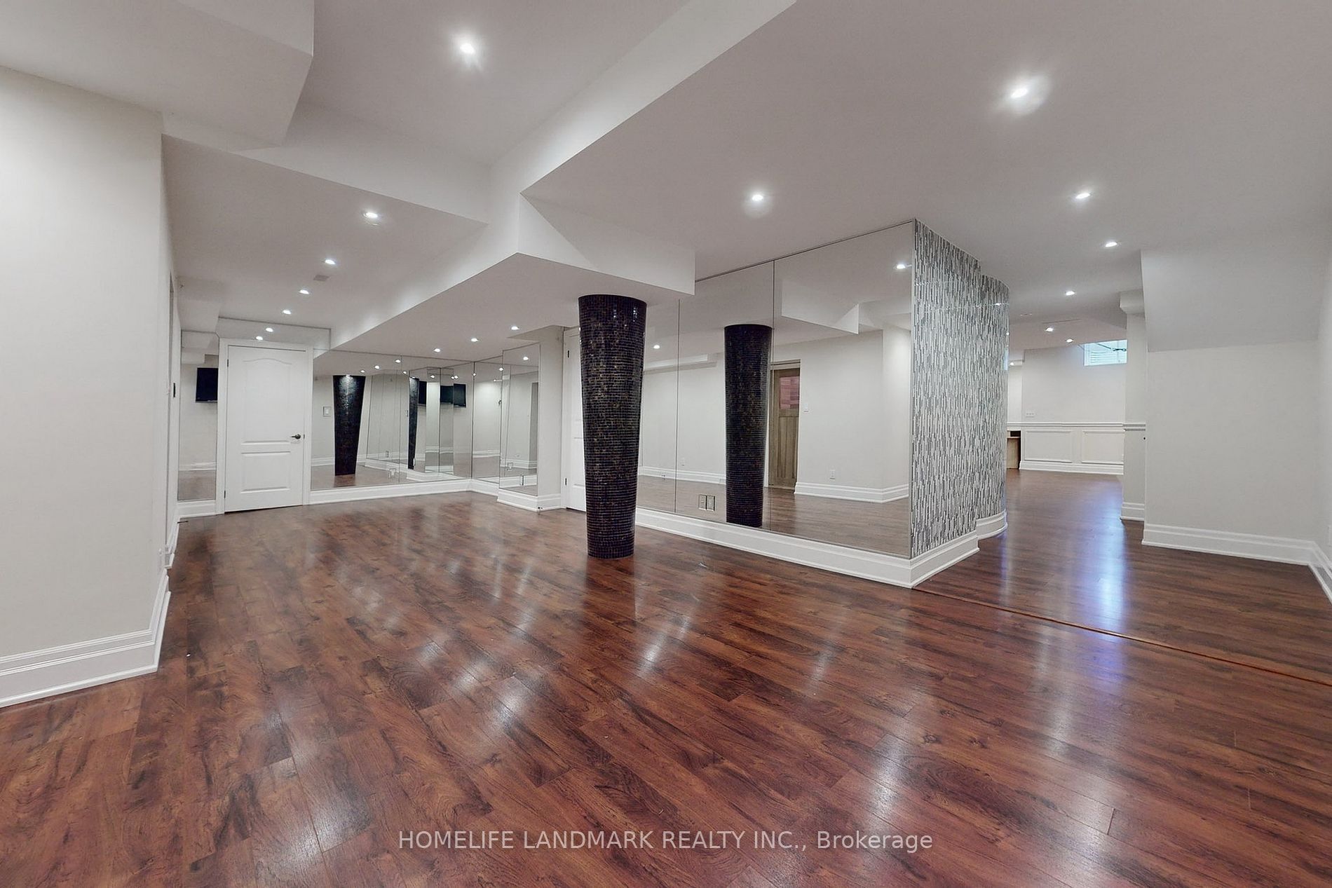 53 Carisbrooke Circle