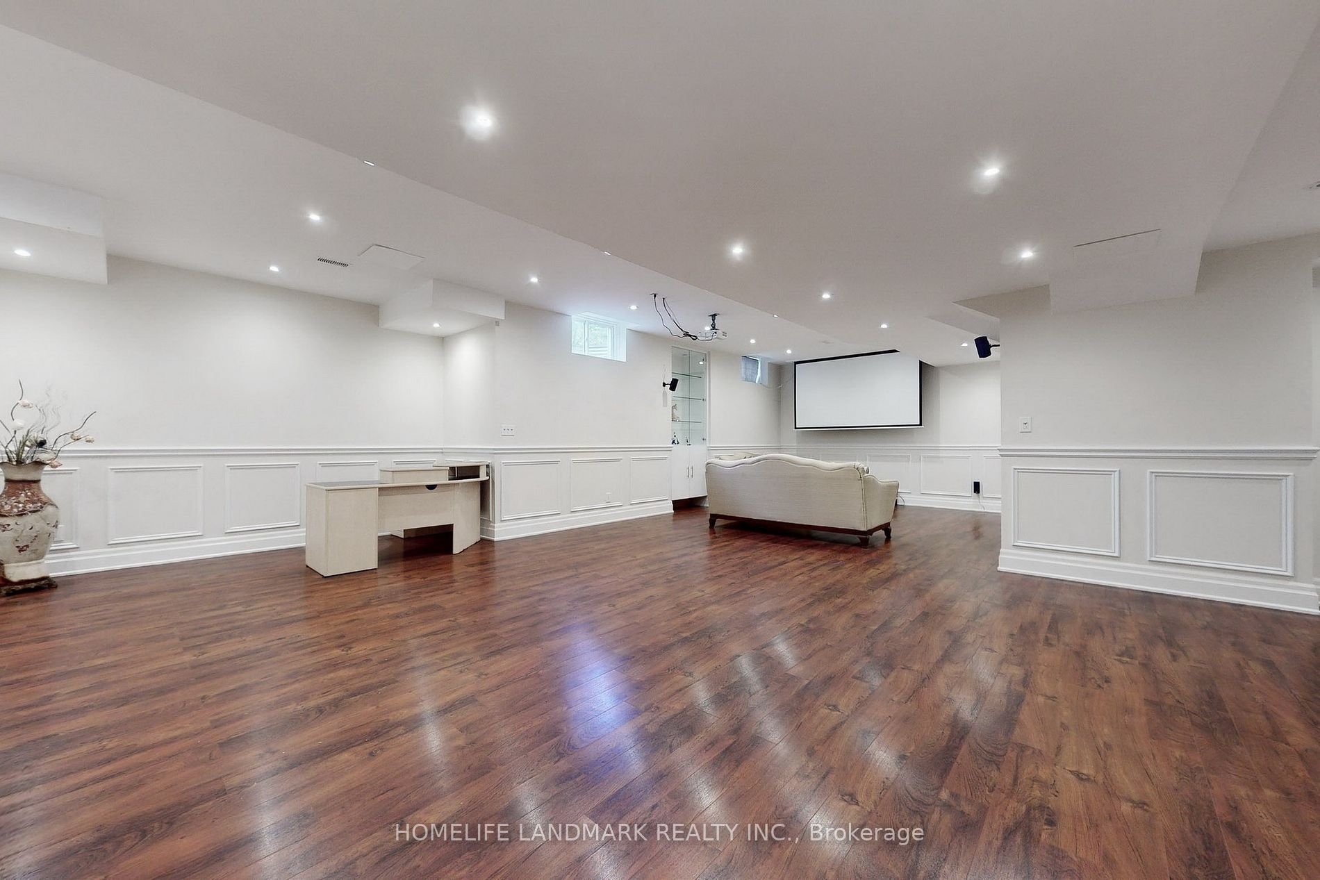 53 Carisbrooke Circle