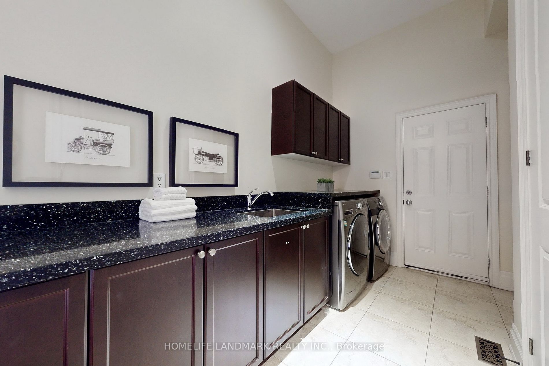 53 Carisbrooke Circle