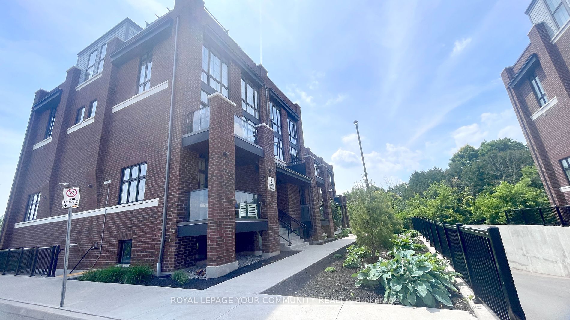 2 Linsmore Place, #208
