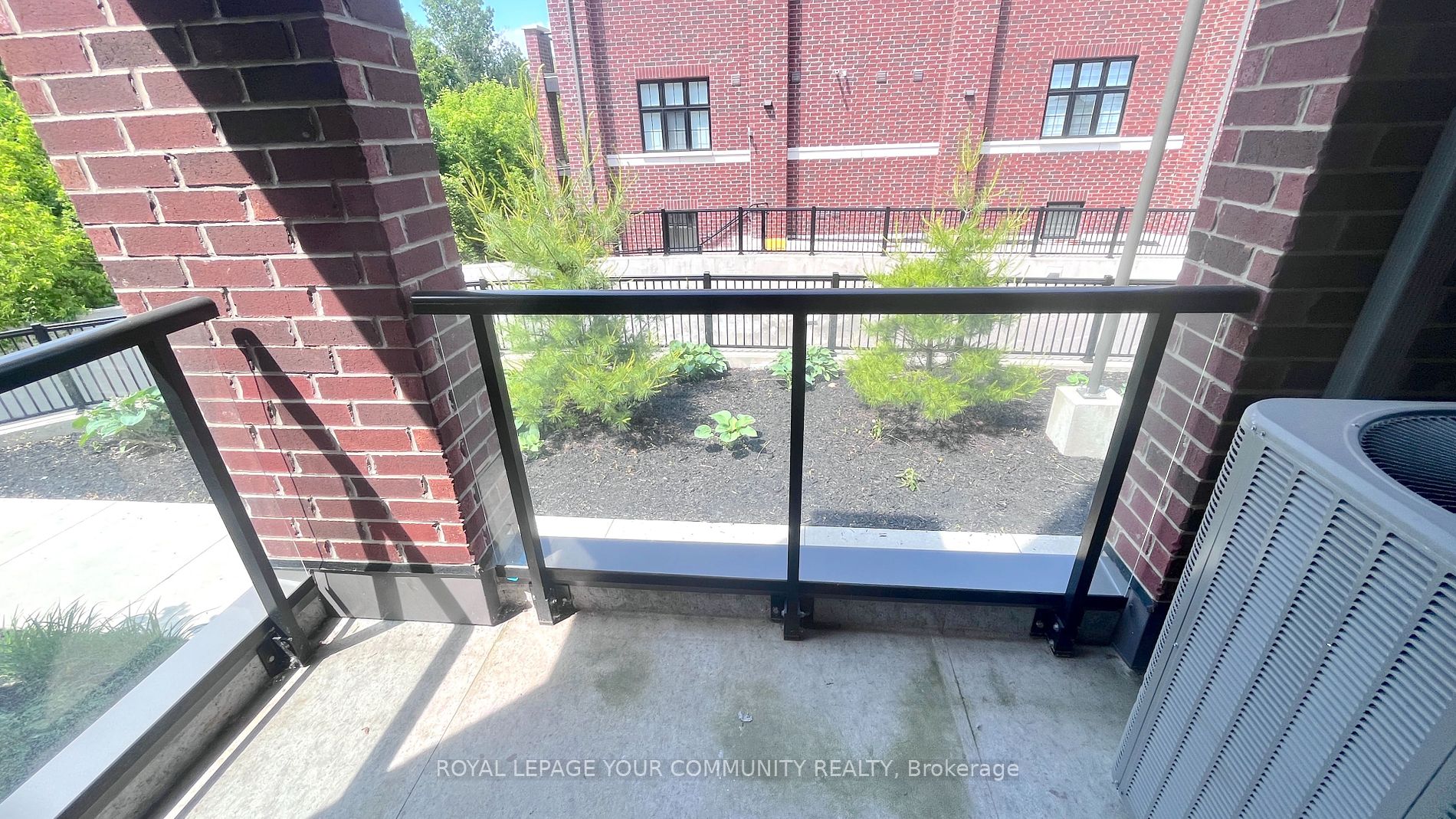 2 Linsmore Place, #208