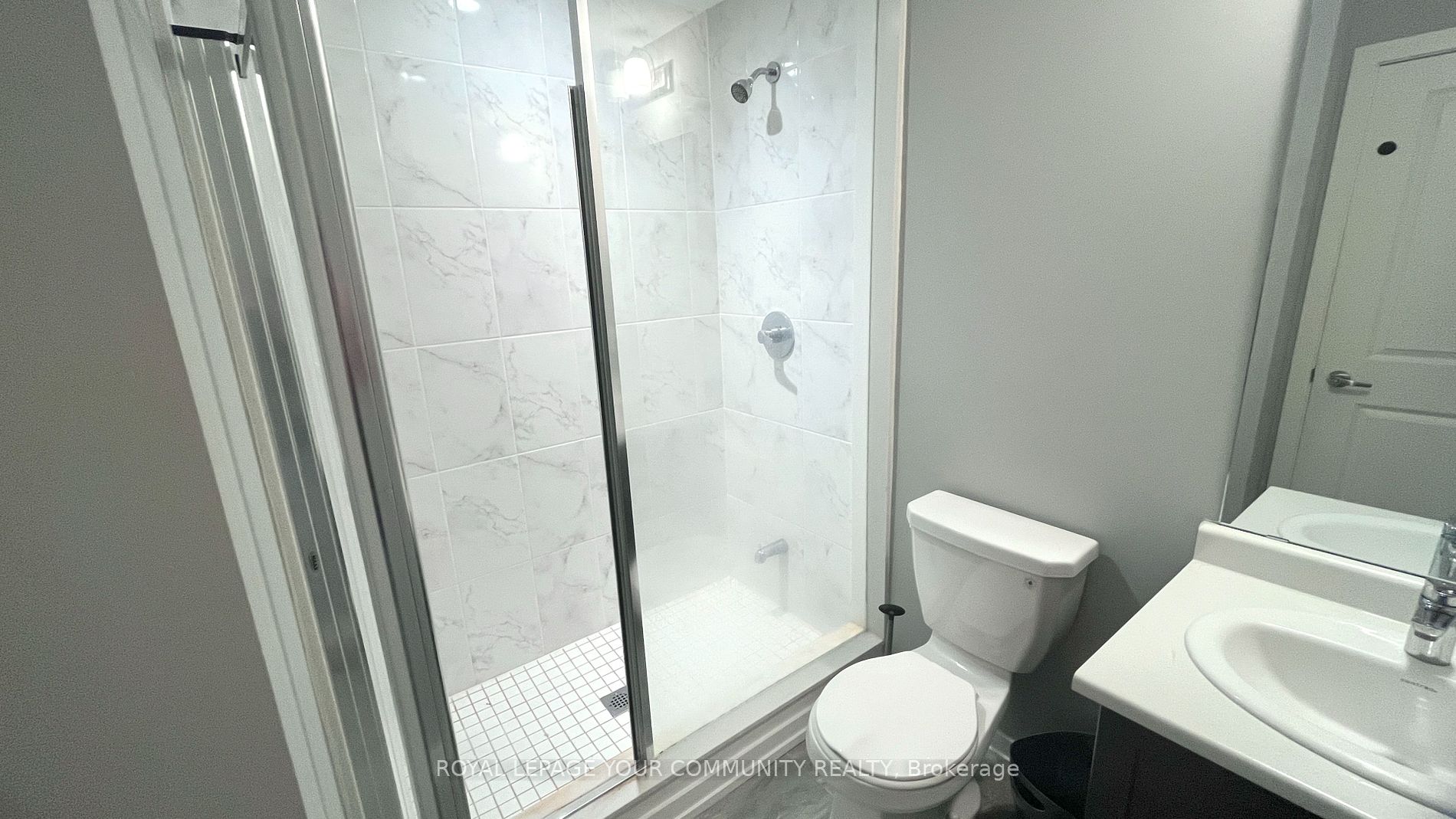 2 Linsmore Place, #208