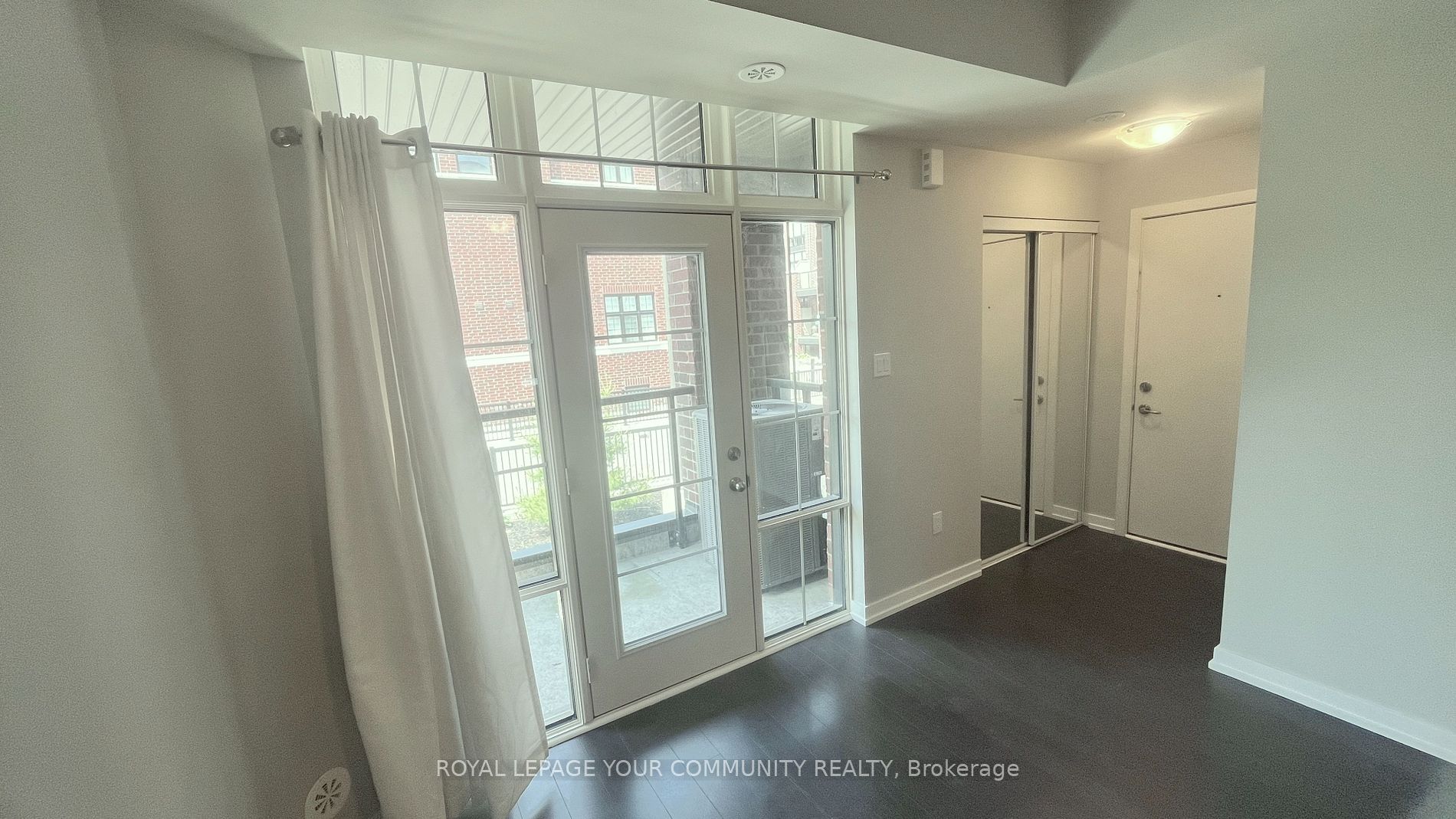 2 Linsmore Place, #208