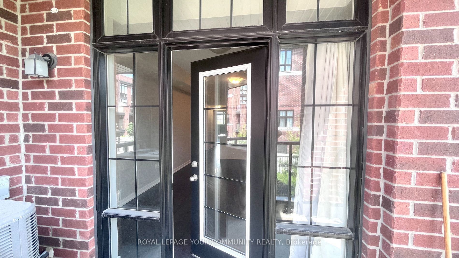 2 Linsmore Place, #208