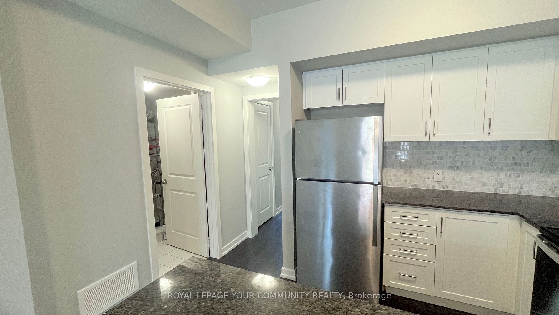 2 Linsmore Place, #208