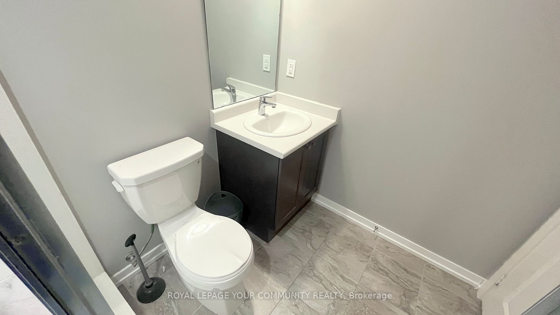 2 Linsmore Place, #208