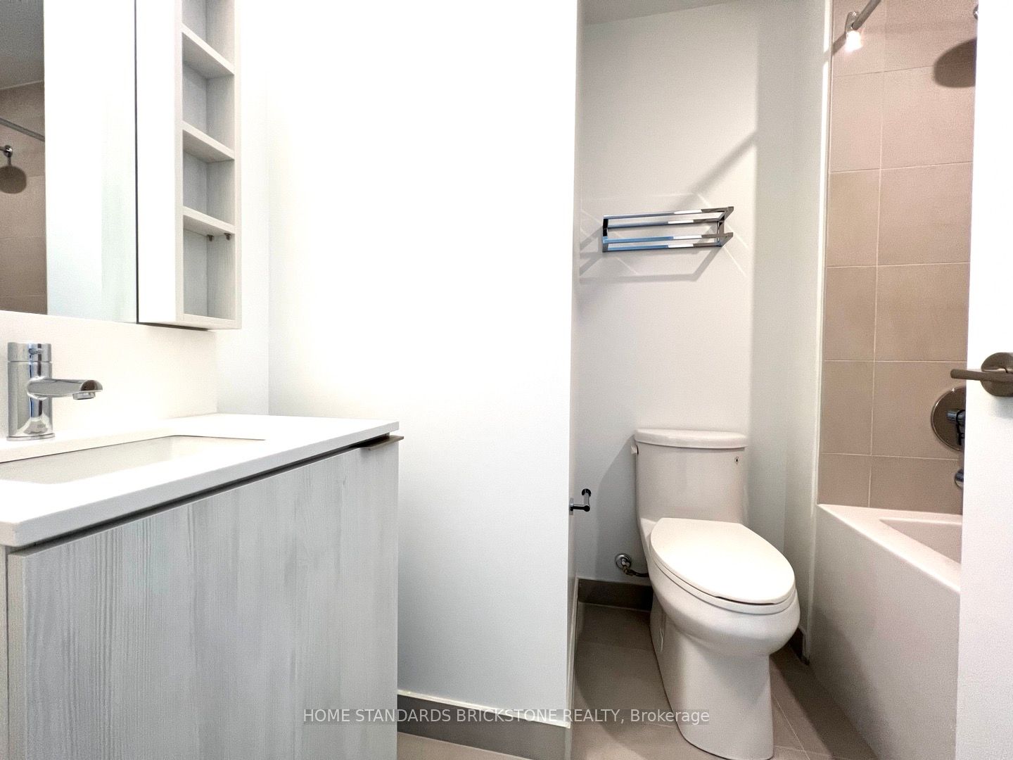 1000 Portage Parkway #1706