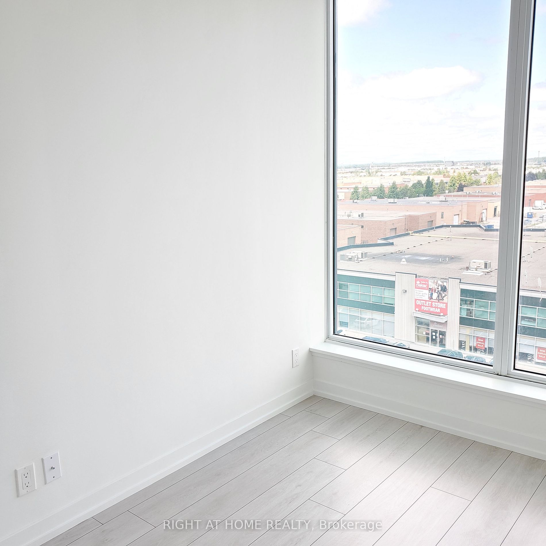 950 Portage Parkway #808