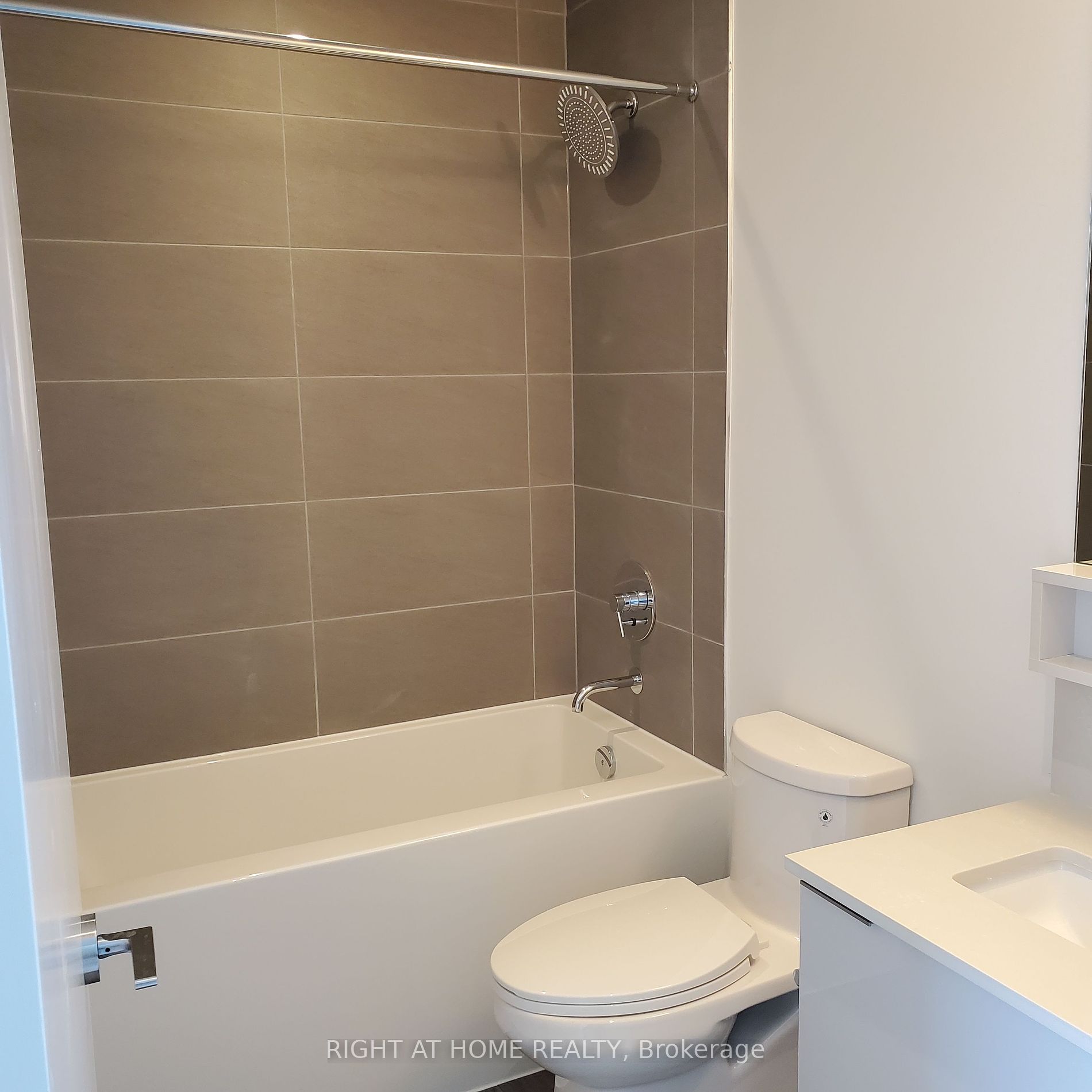 950 Portage Parkway #808