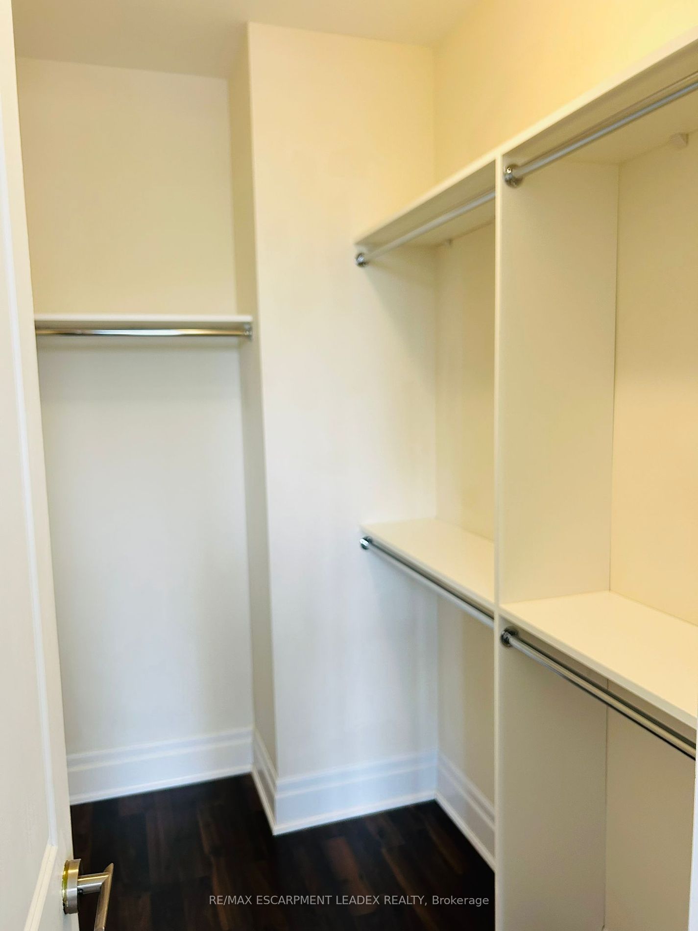 9075 Jane Street, #102