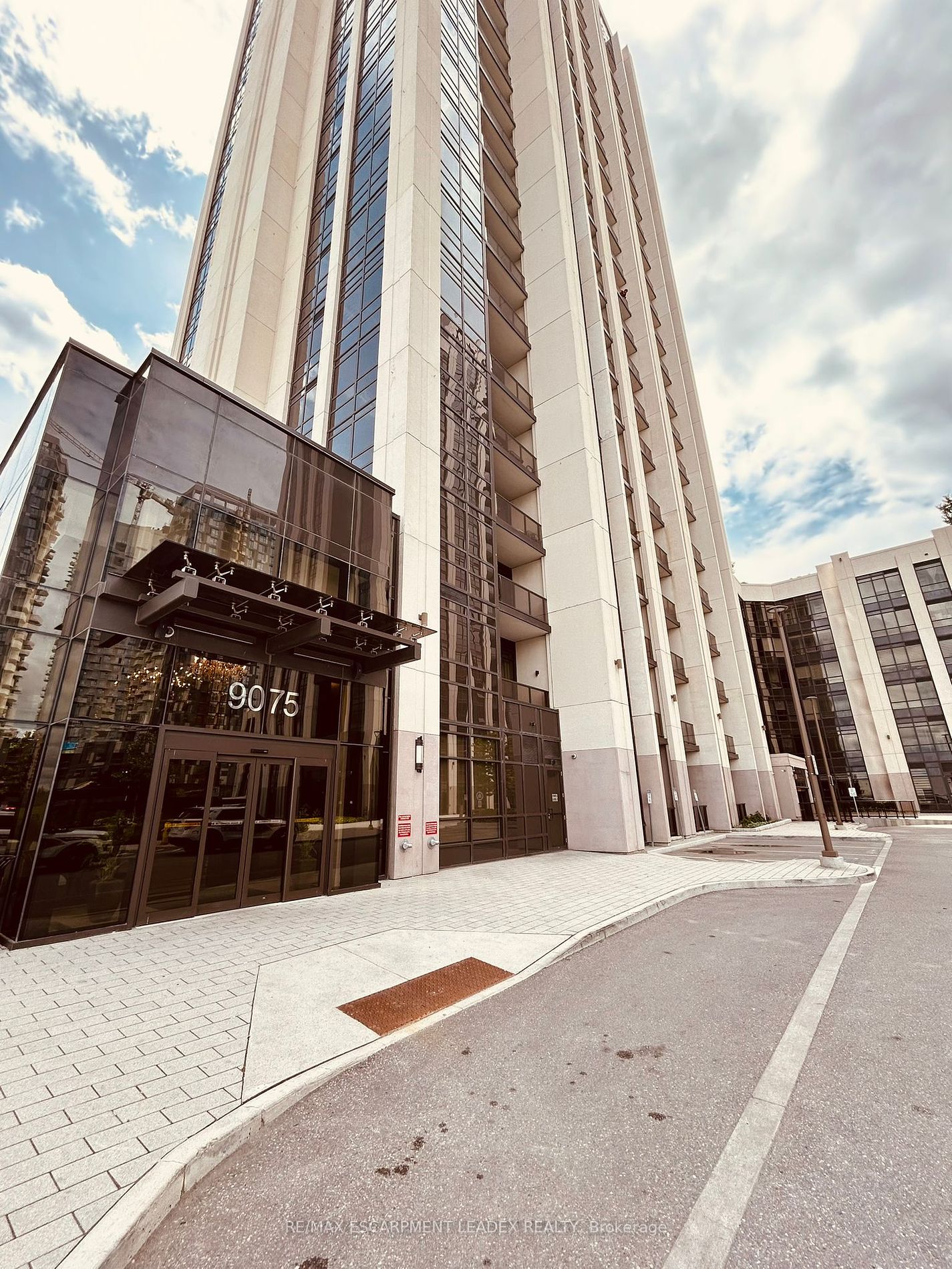 9075 Jane Street, #102