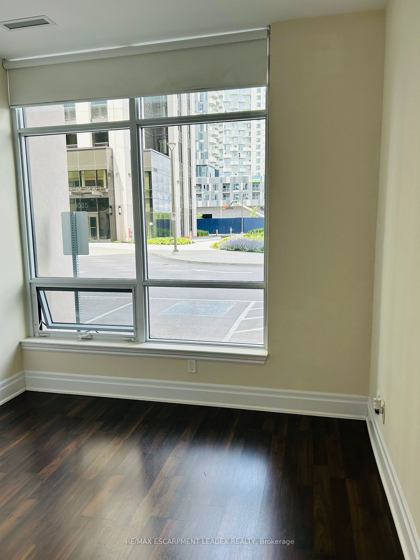 9075 Jane Street, #102