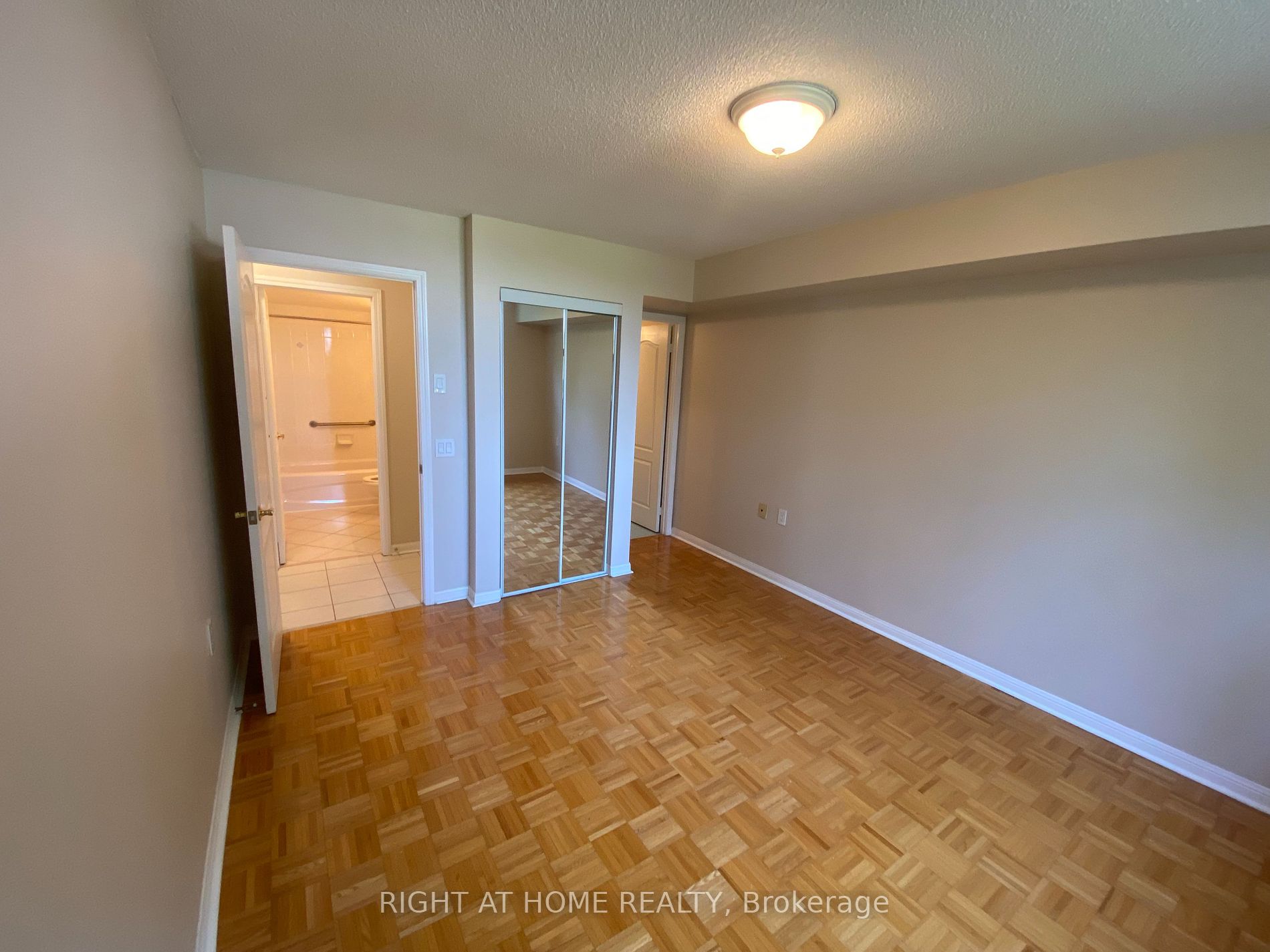 2506 Rutherford Rd, #216