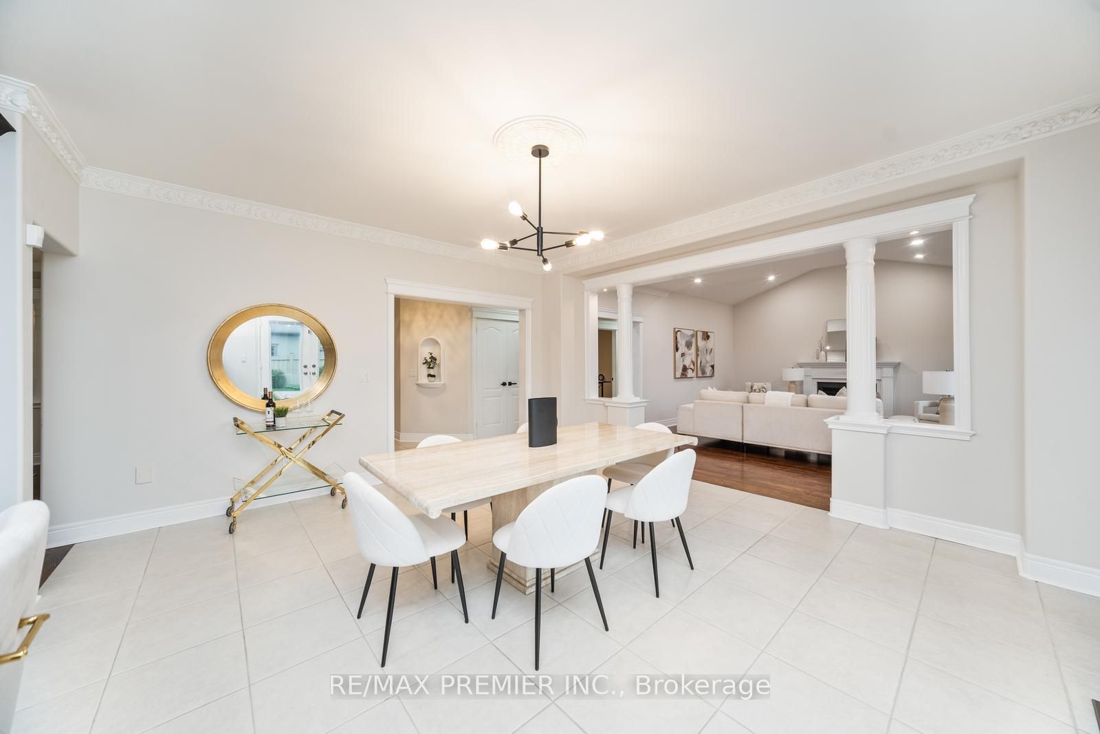 28 Babak Boulevard