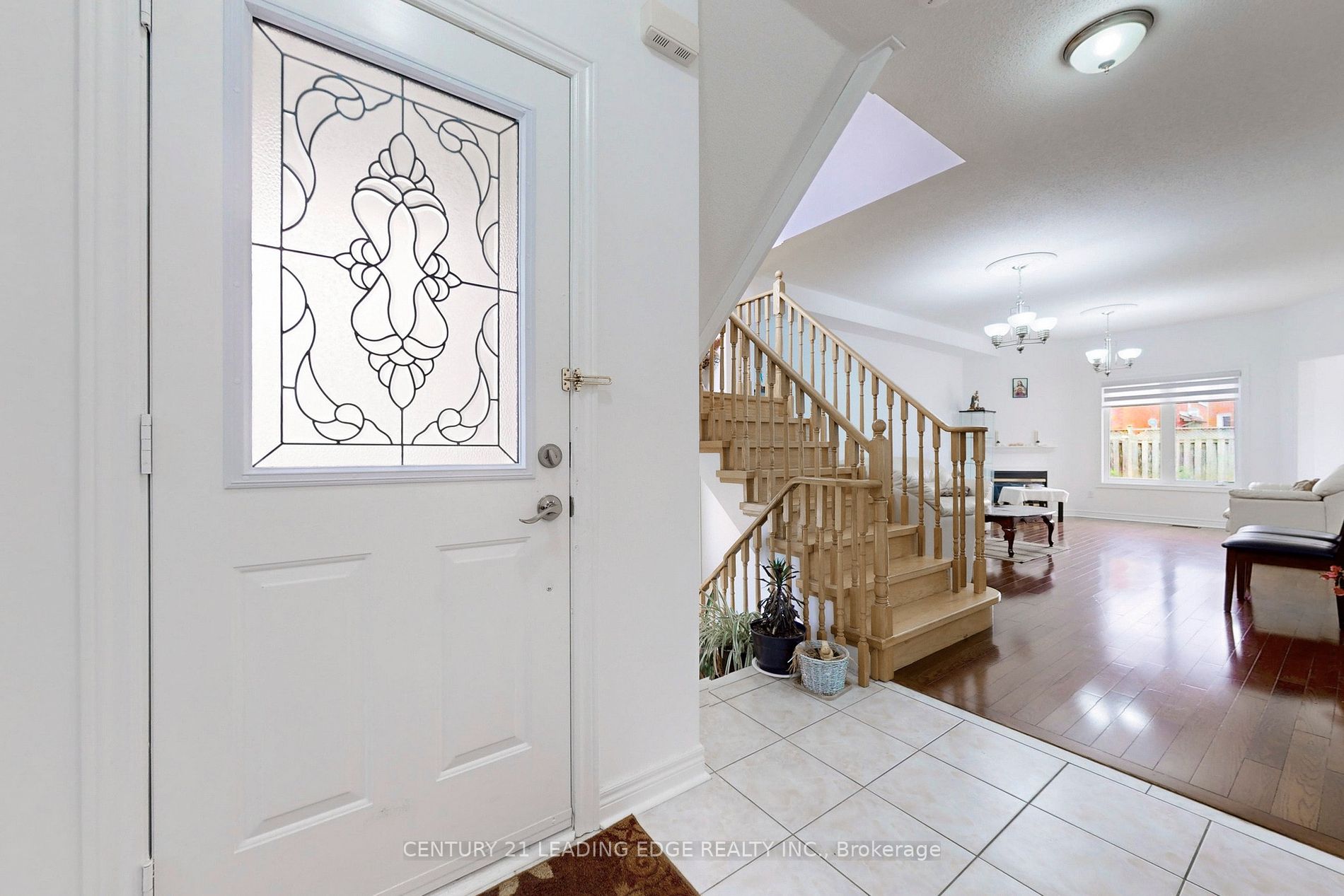 563 Highglen Ave