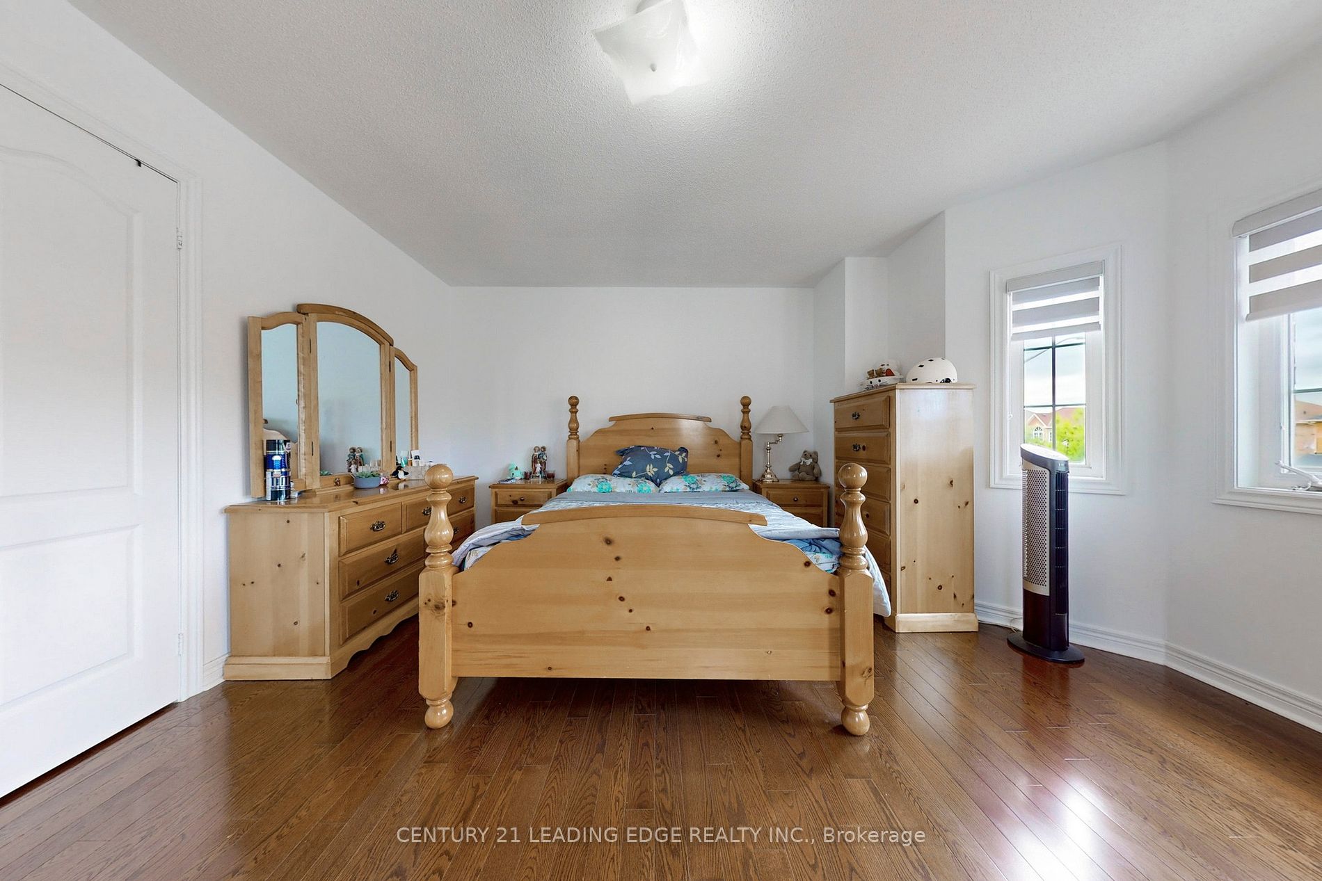 563 Highglen Ave