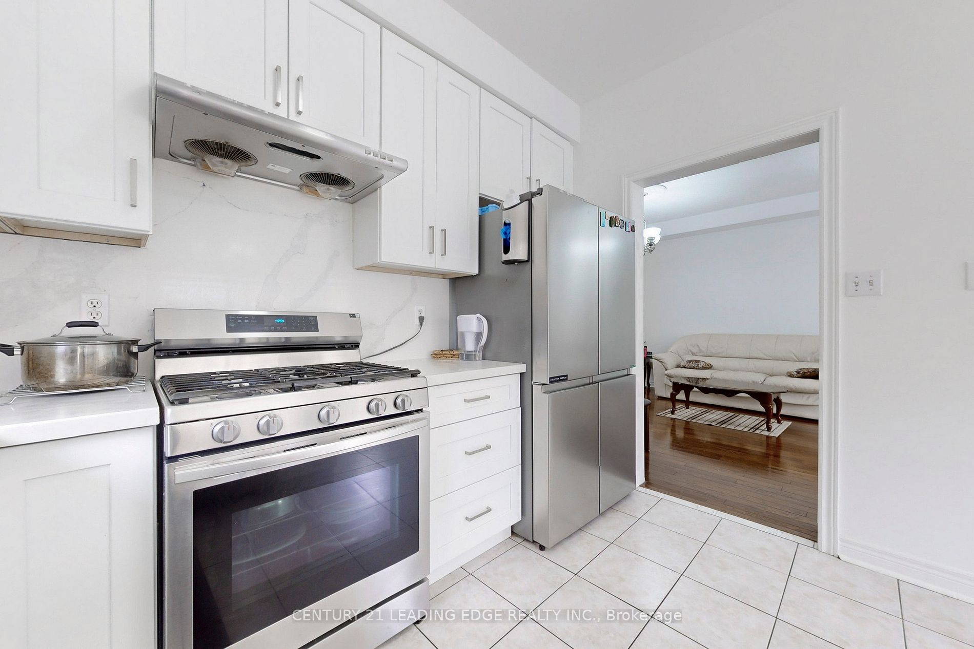 563 Highglen Ave