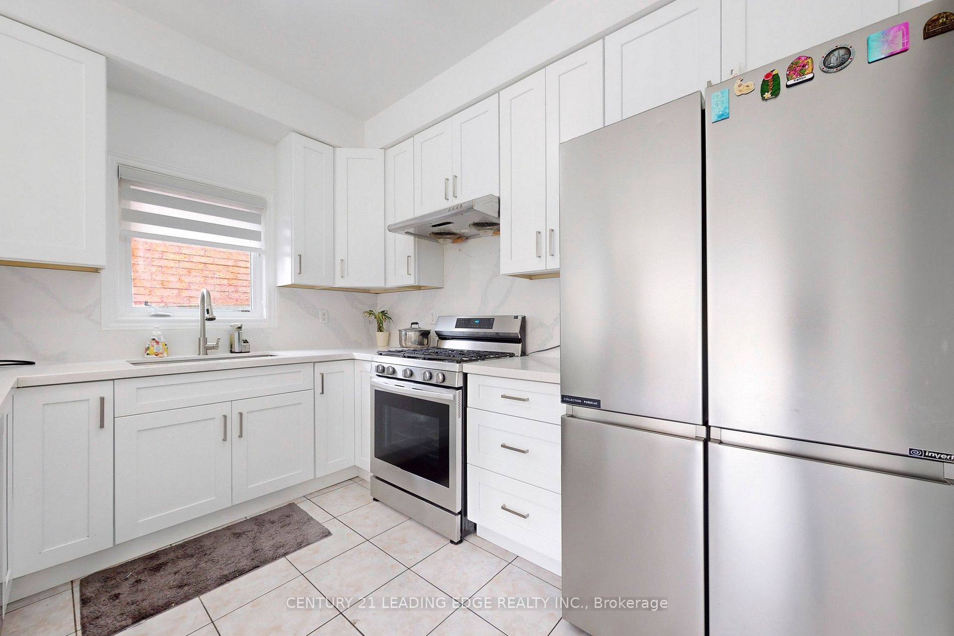 563 Highglen Ave