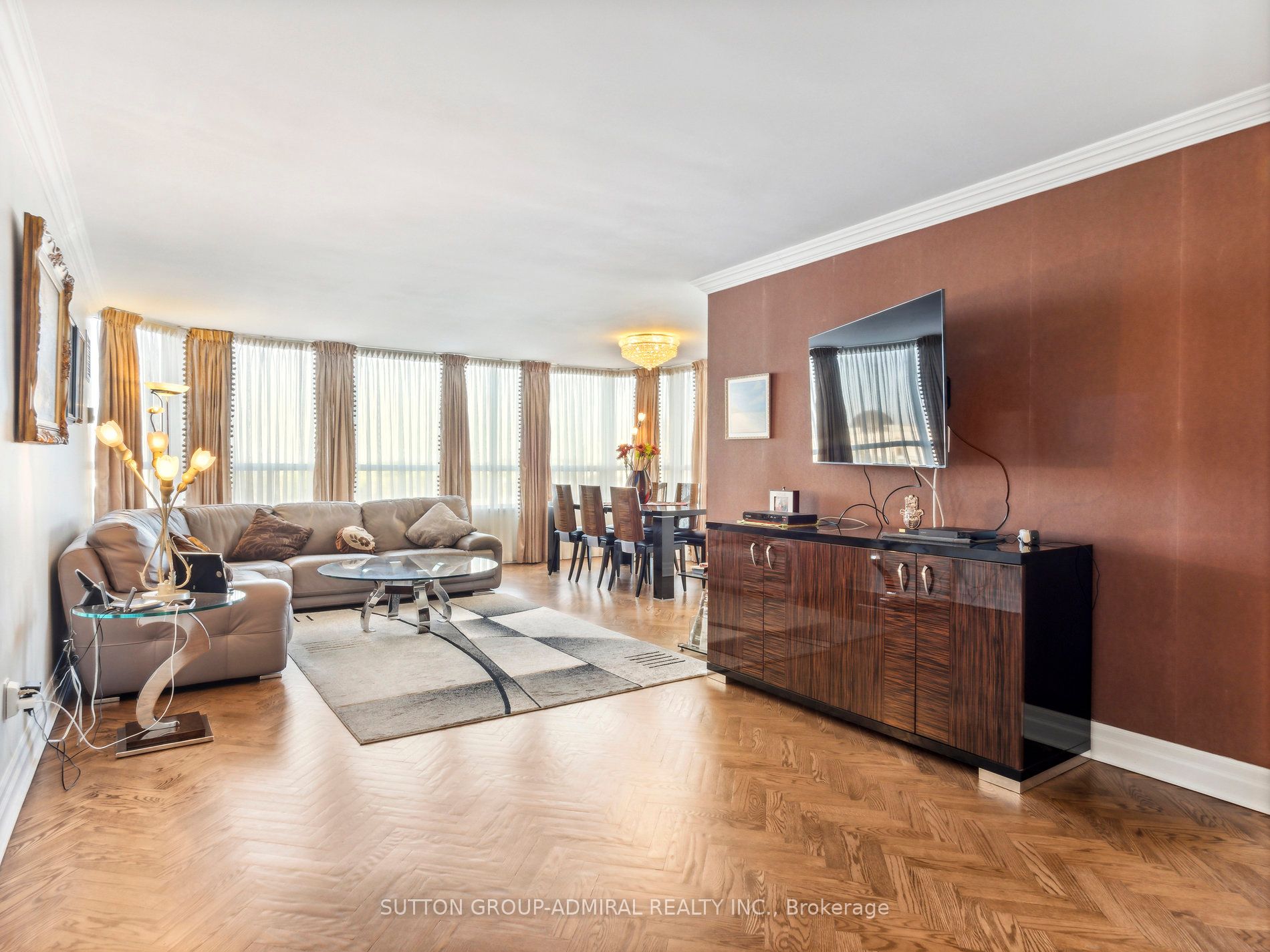 7 Townsgate Drive #604
