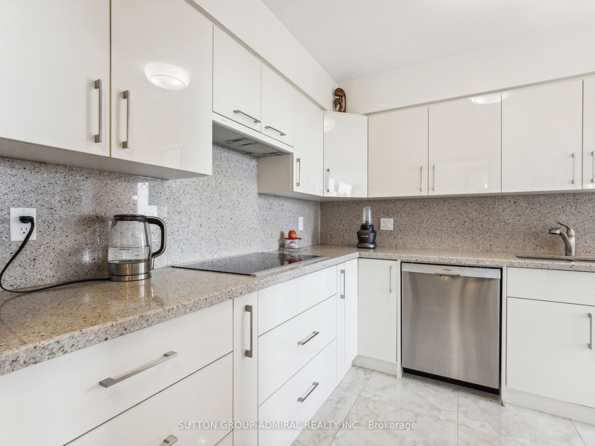 7 Townsgate Drive #604