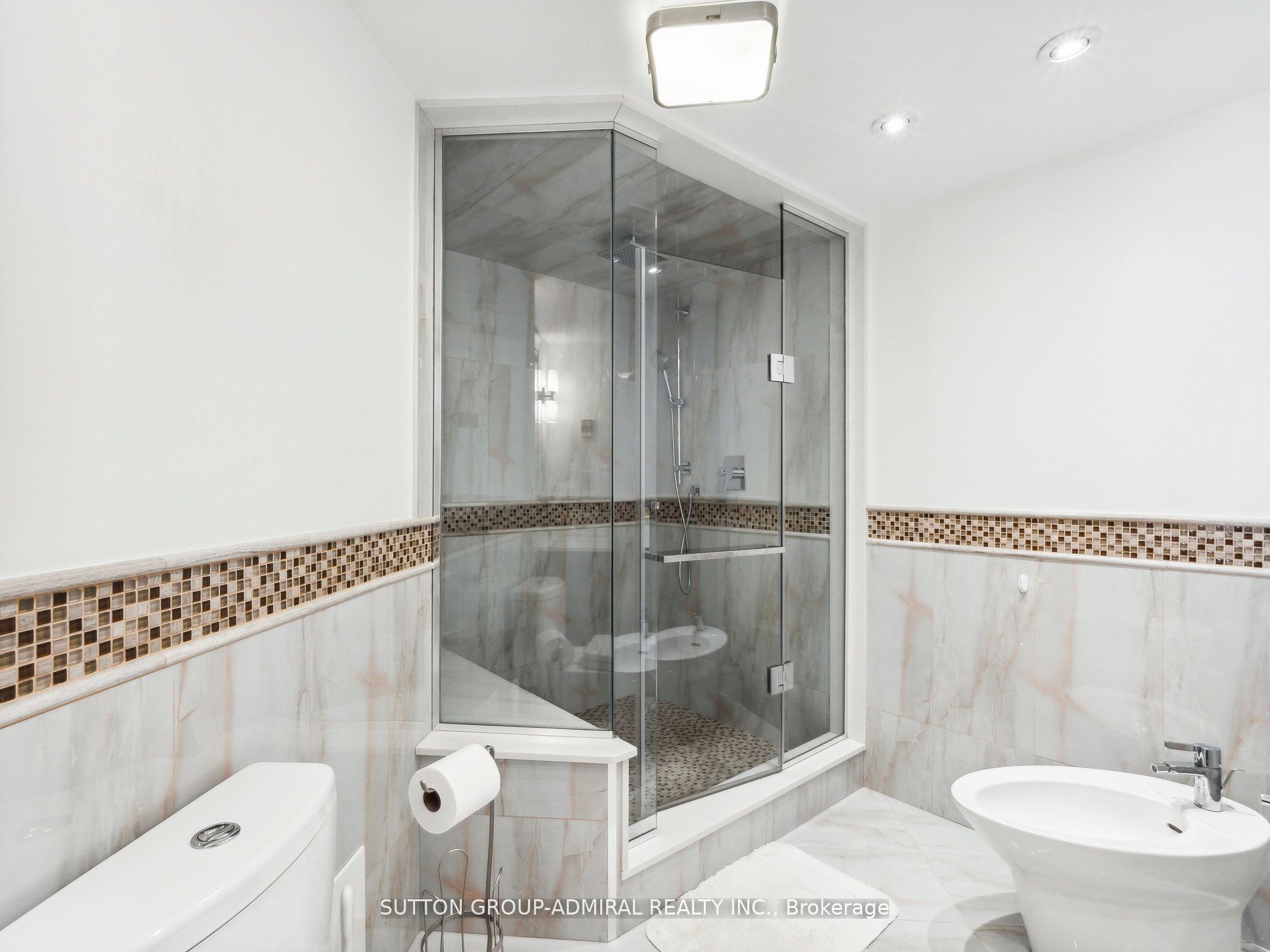 7 Townsgate Drive #604