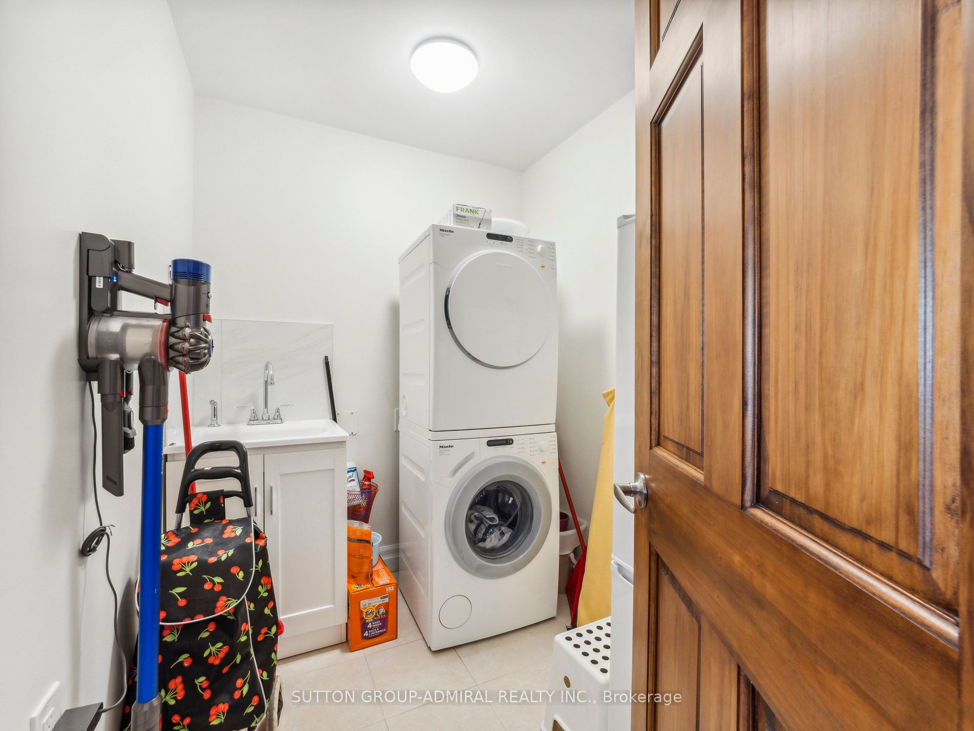 7 Townsgate Drive #604
