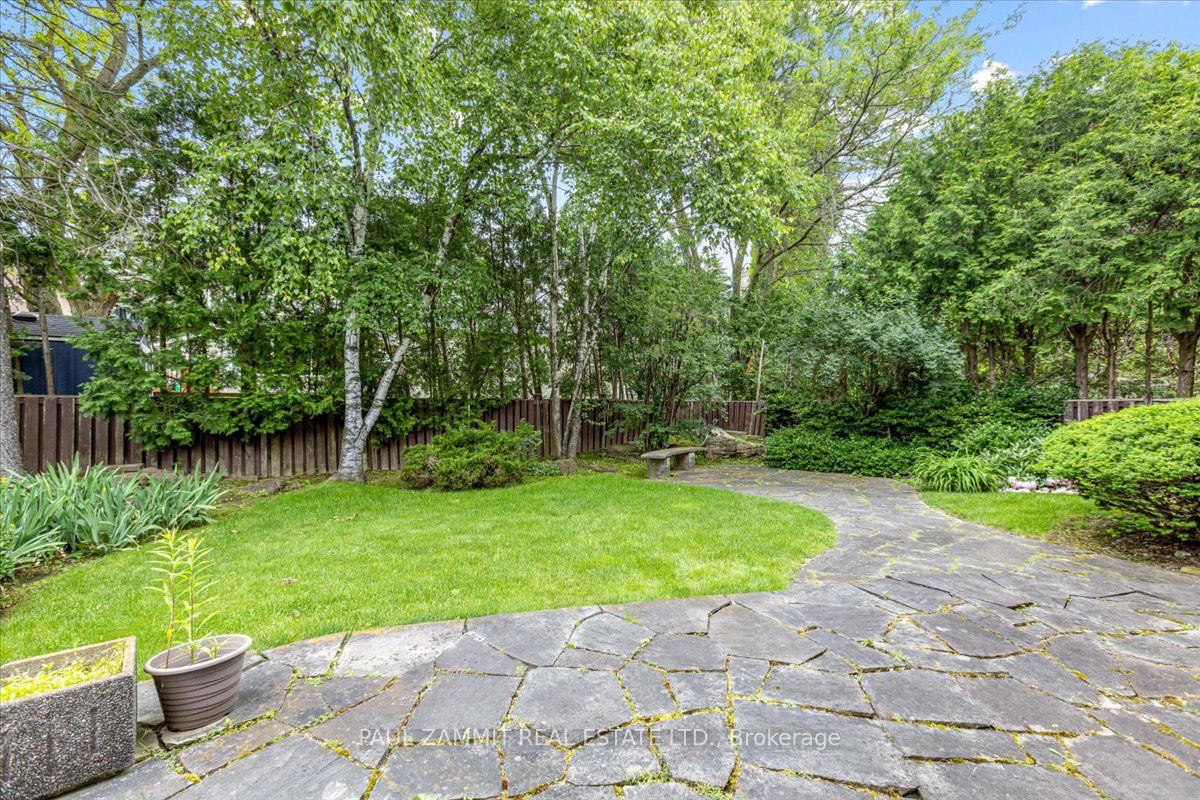 4 Granada Crt