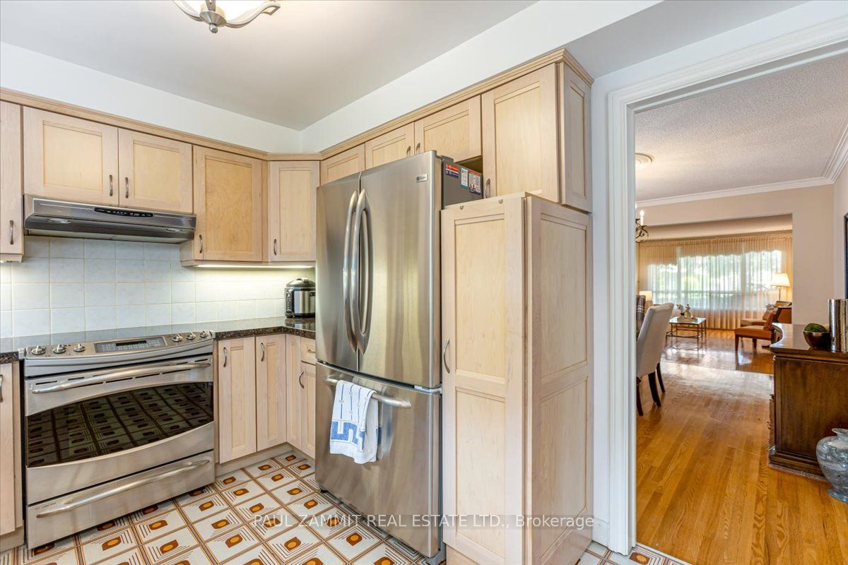 4 Granada Crt