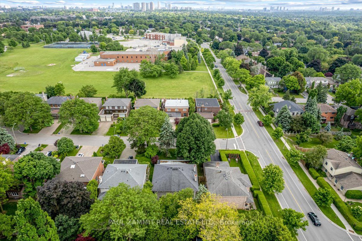 4 Granada Crt