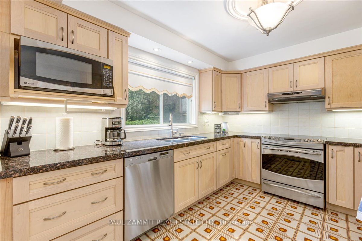 4 Granada Crt