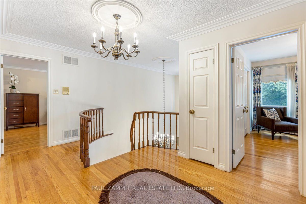 4 Granada Crt