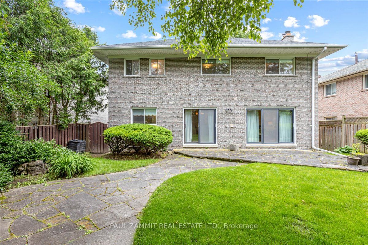 4 Granada Crt