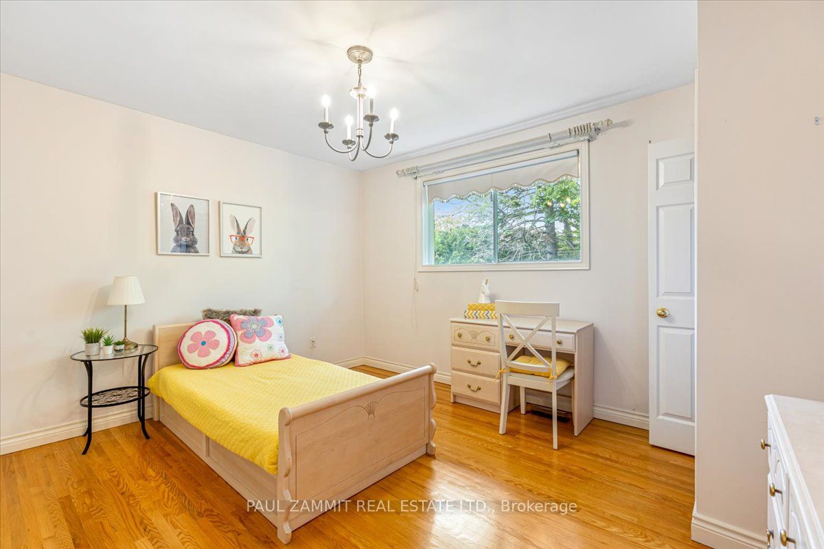 4 Granada Crt