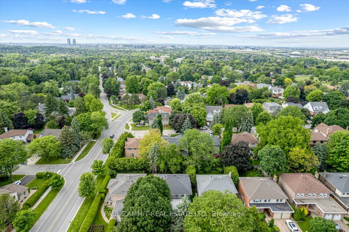 4 Granada Crt