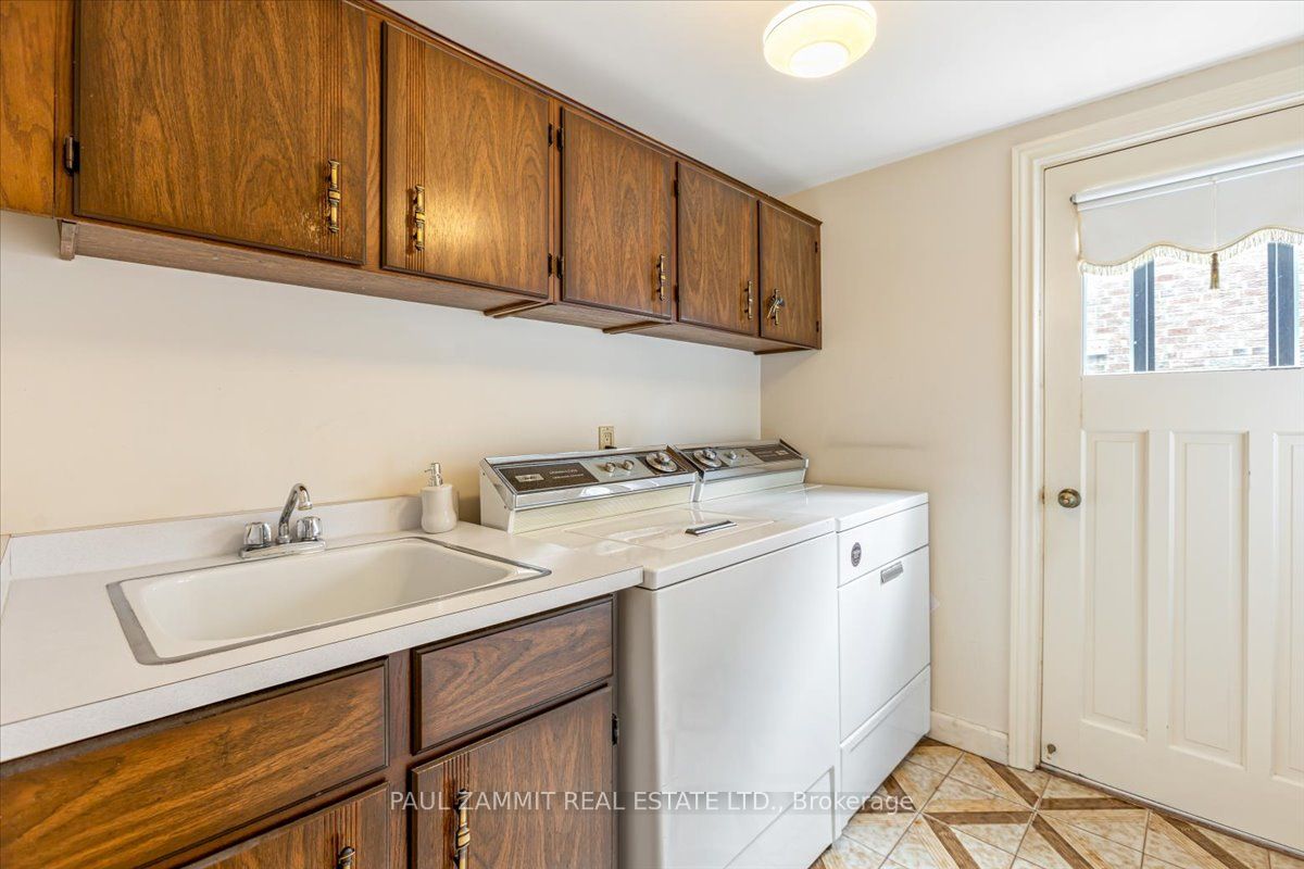 4 Granada Crt