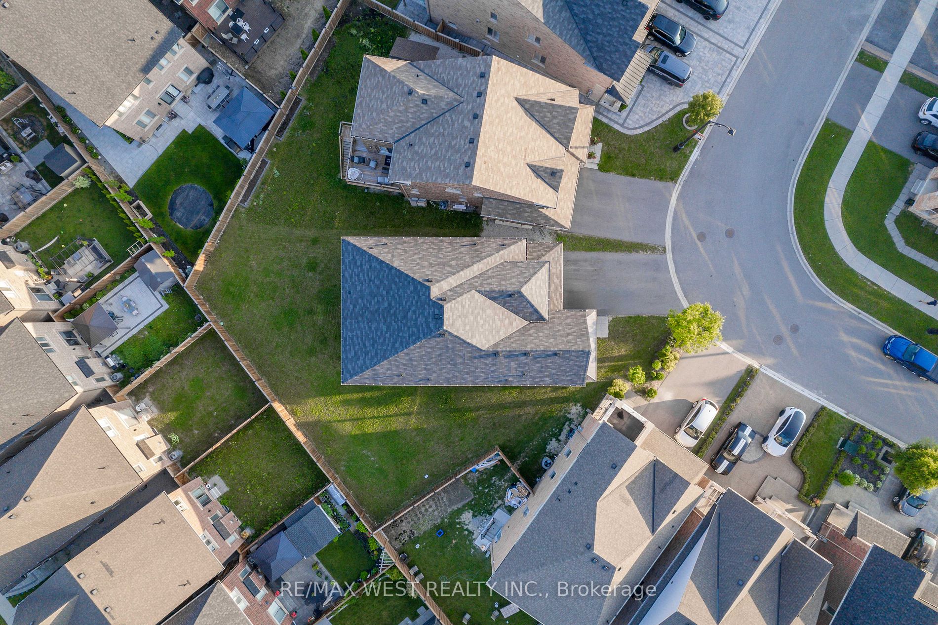142 Beaconsfield Dr
