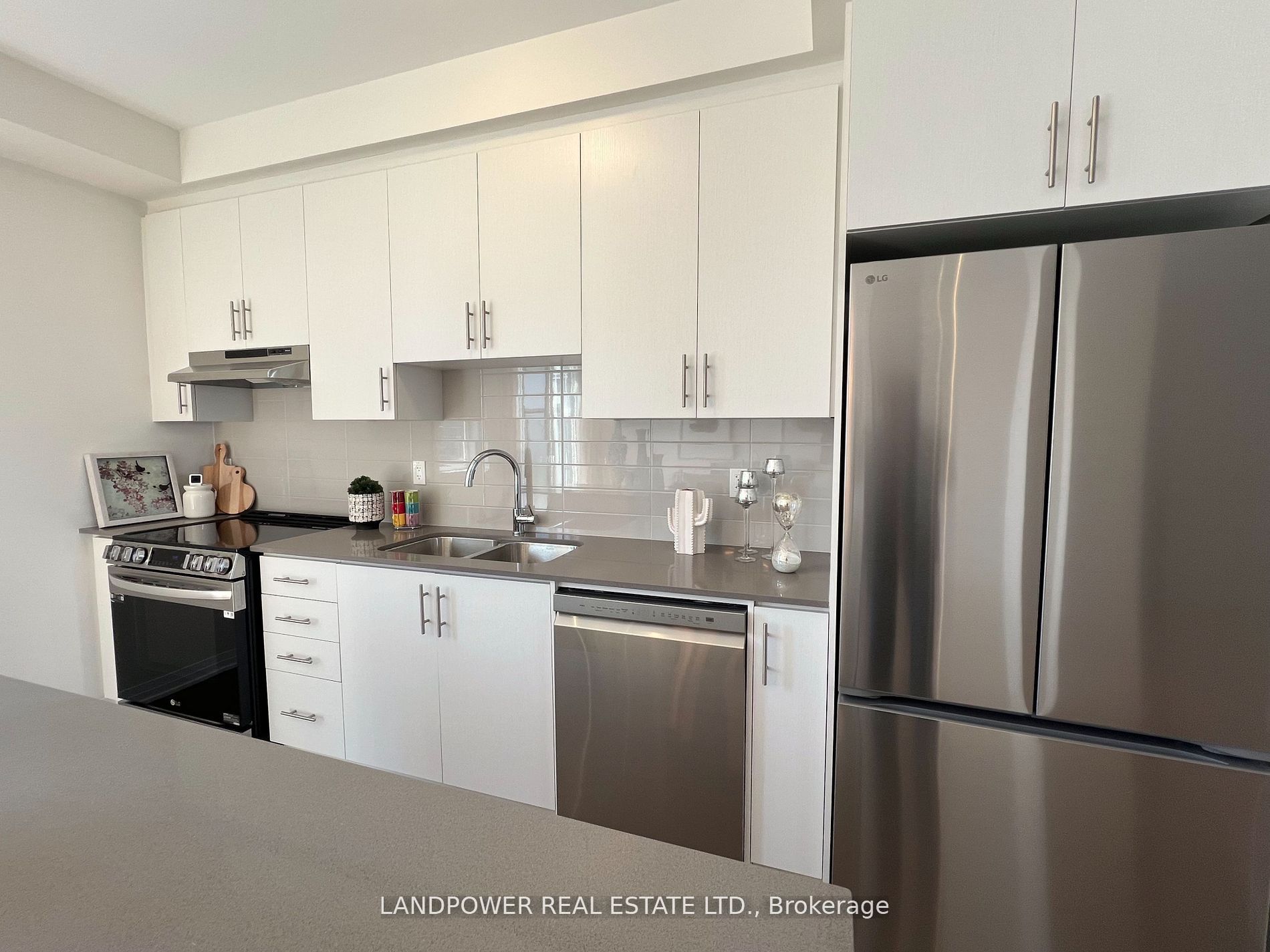 1655 Bur Oak Avenue #14
