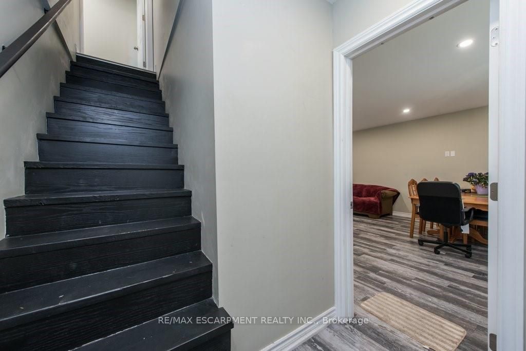 19 George St