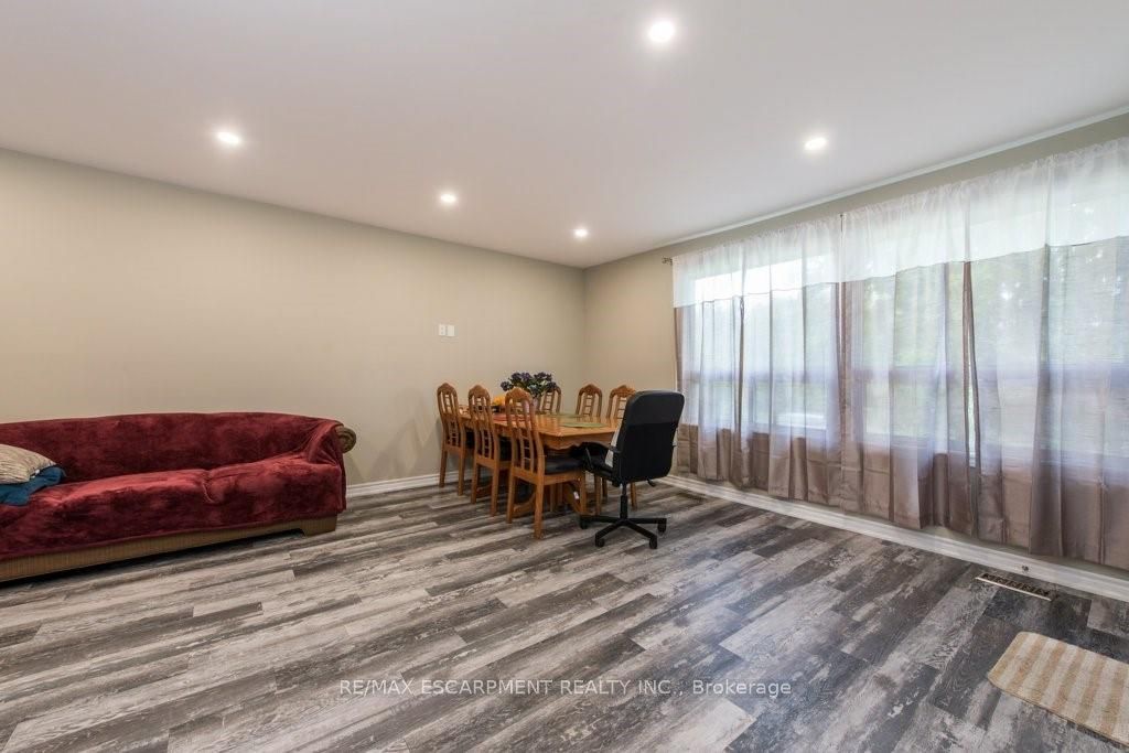 19 George St
