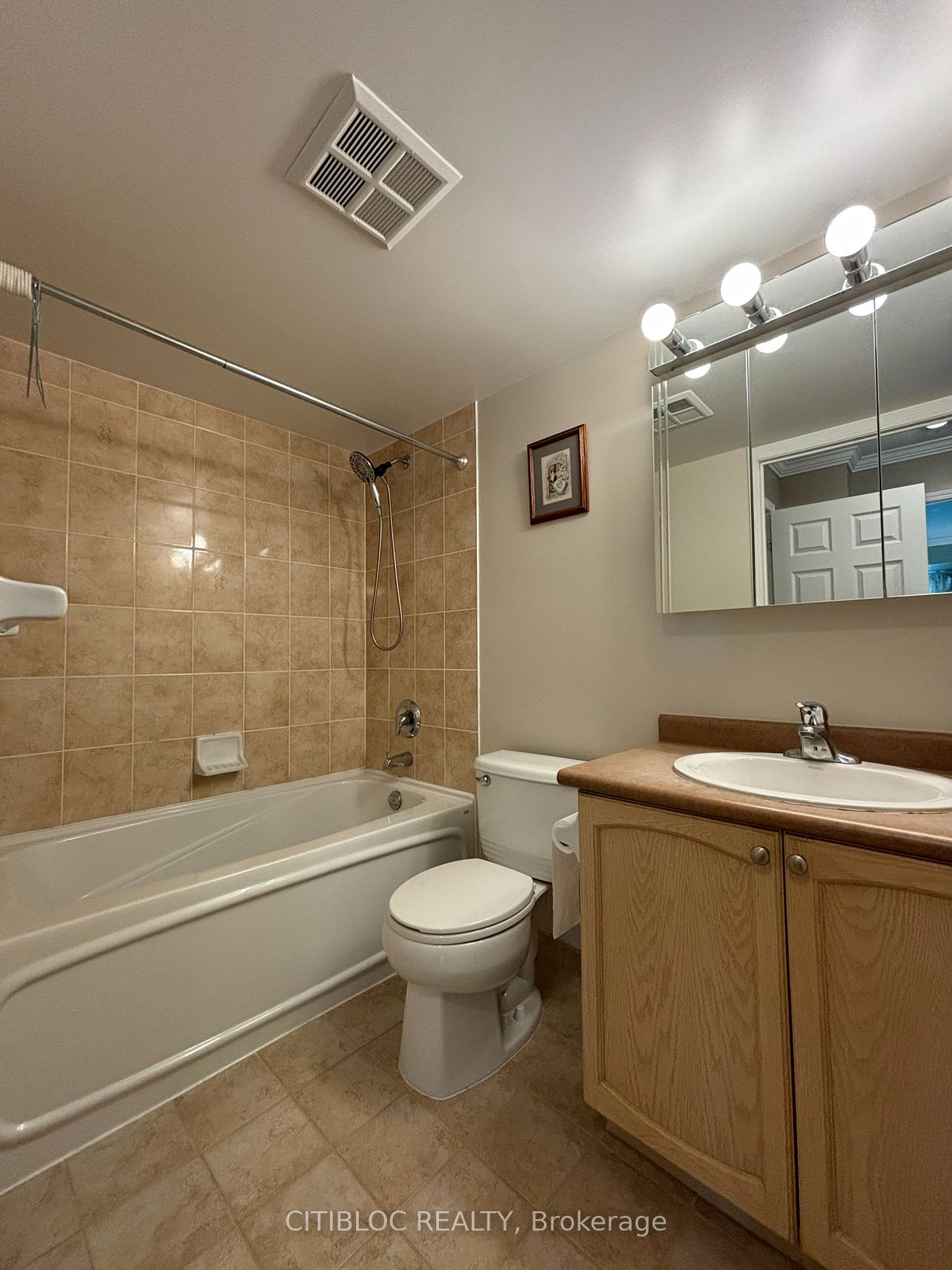23 Oneida Crescent #708