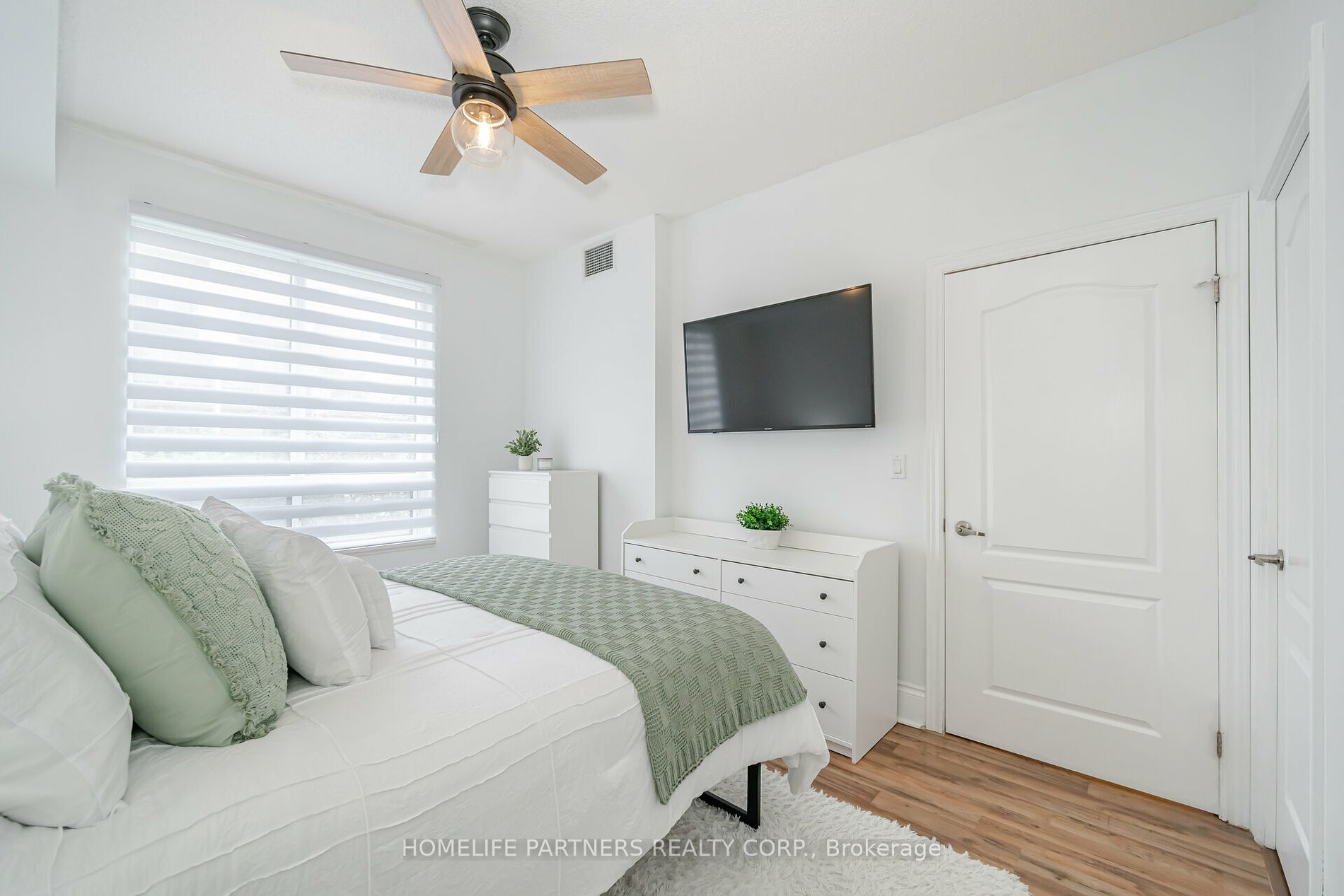 53 Woodbridge Avenue #301