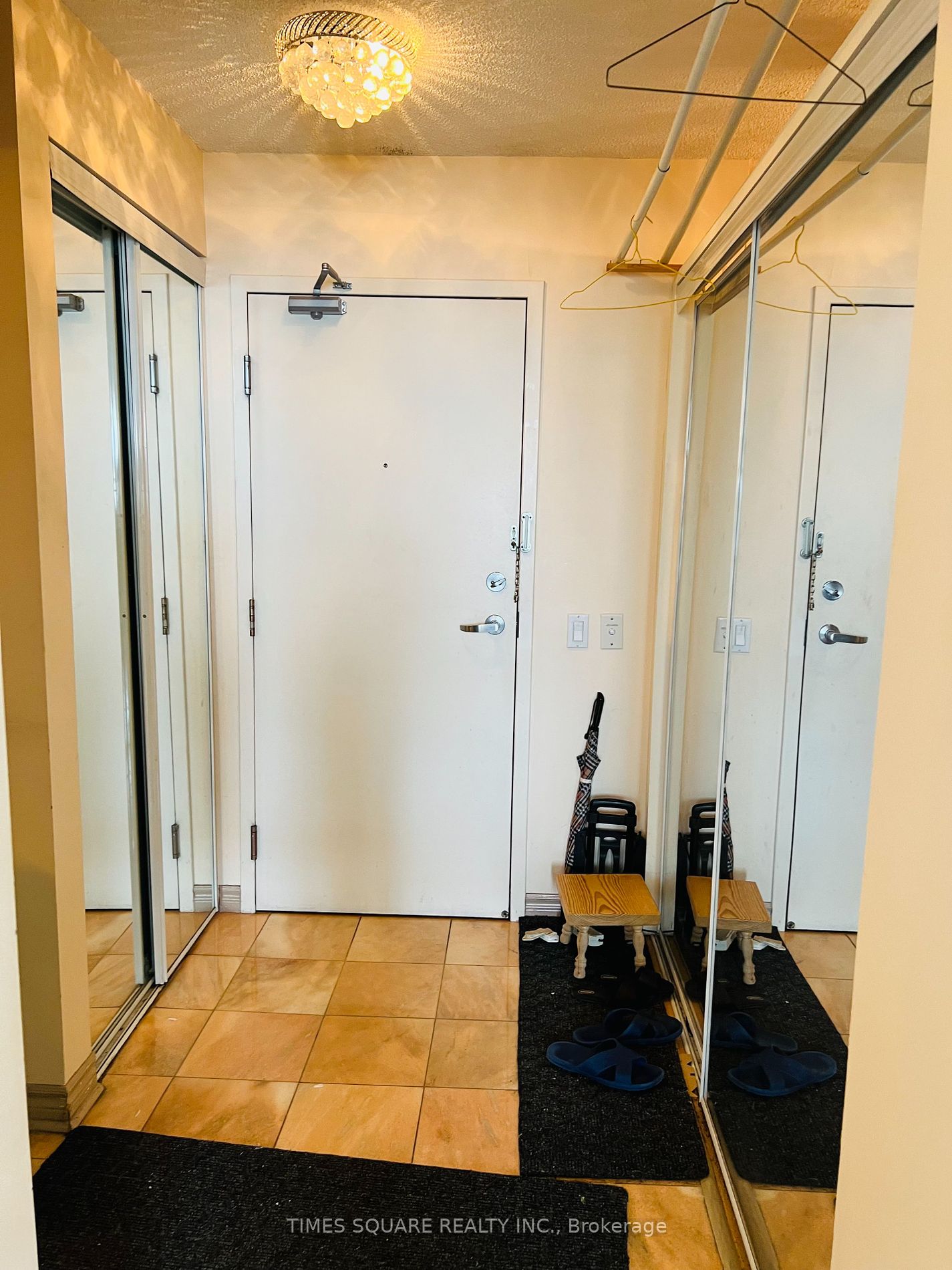 9015 Leslie Street, #1107