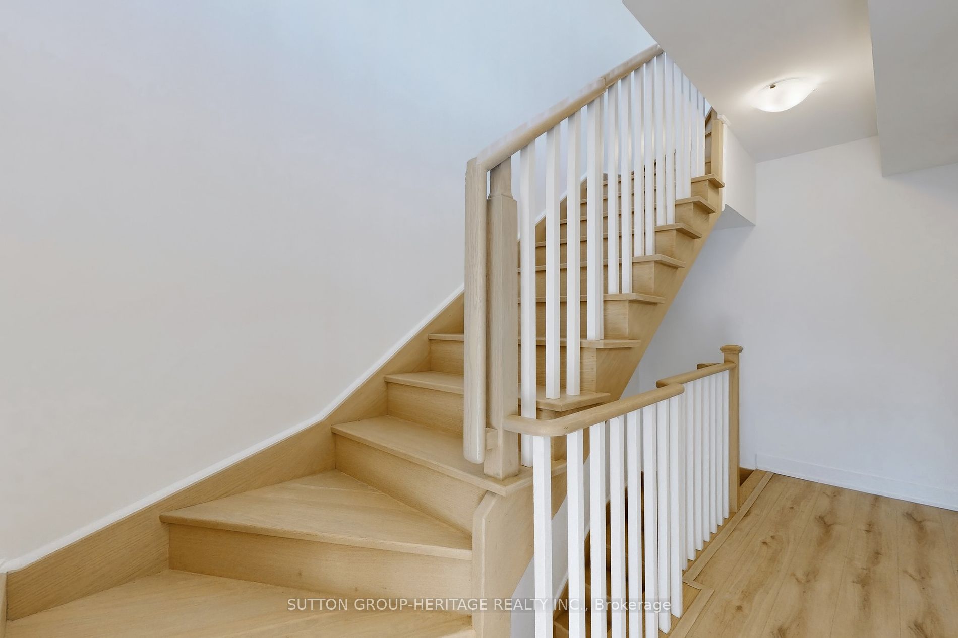 25 Sunbury Lane