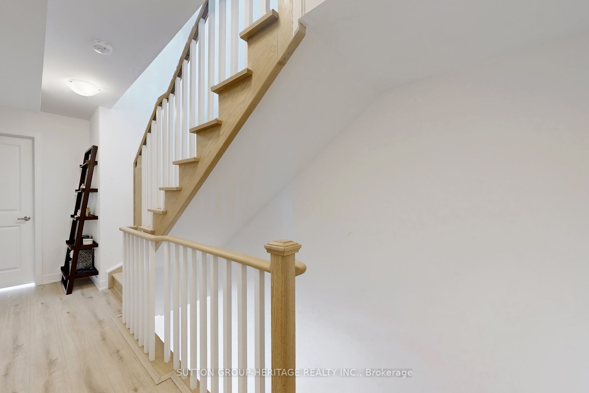 25 Sunbury Lane