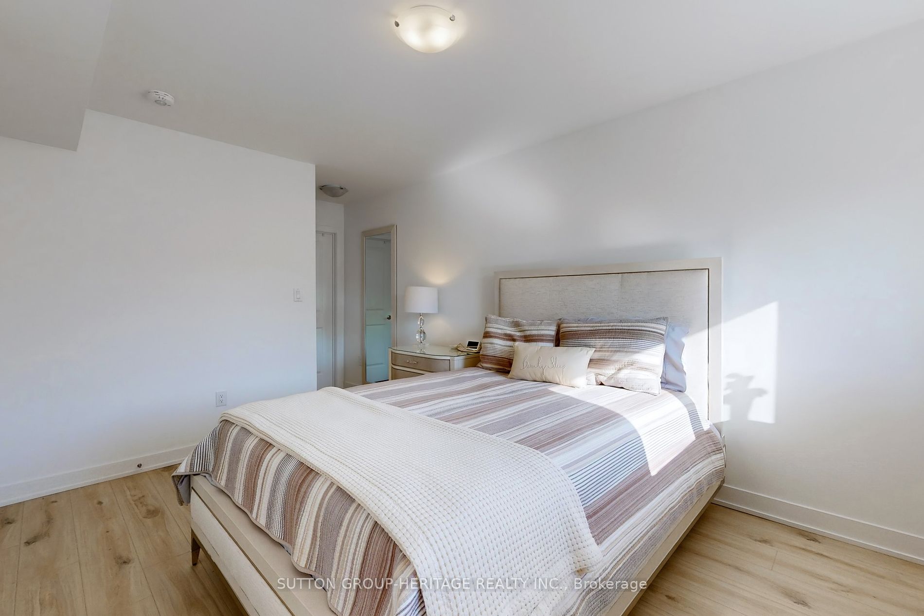 25 Sunbury Lane