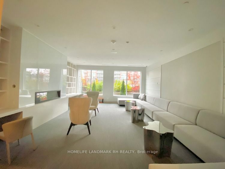398 Highway 7 E, #707