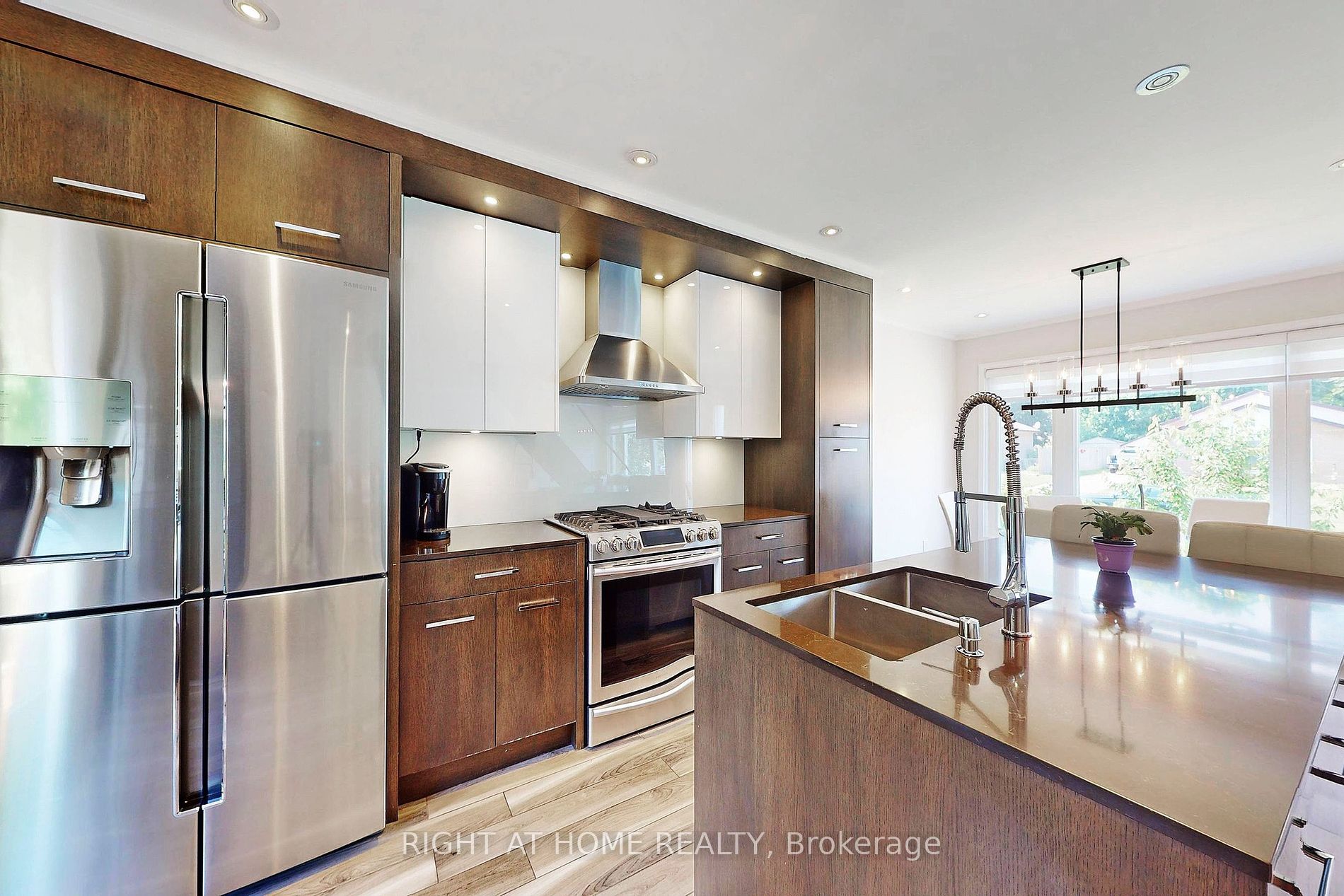 454 Alper Street